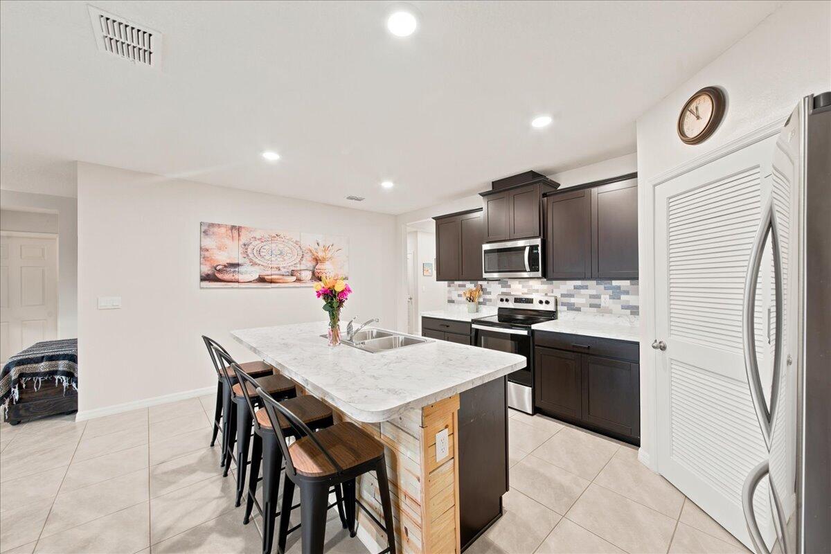 1197 Casey Avenue Property Photo 4