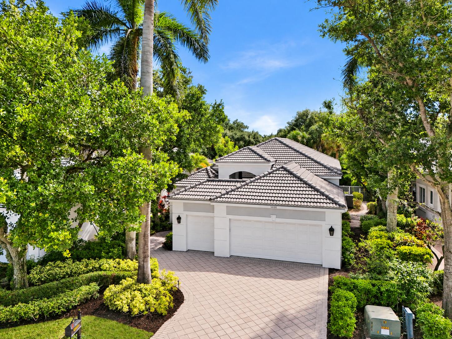 16106 Villa Vizcaya Place Property Photo 4