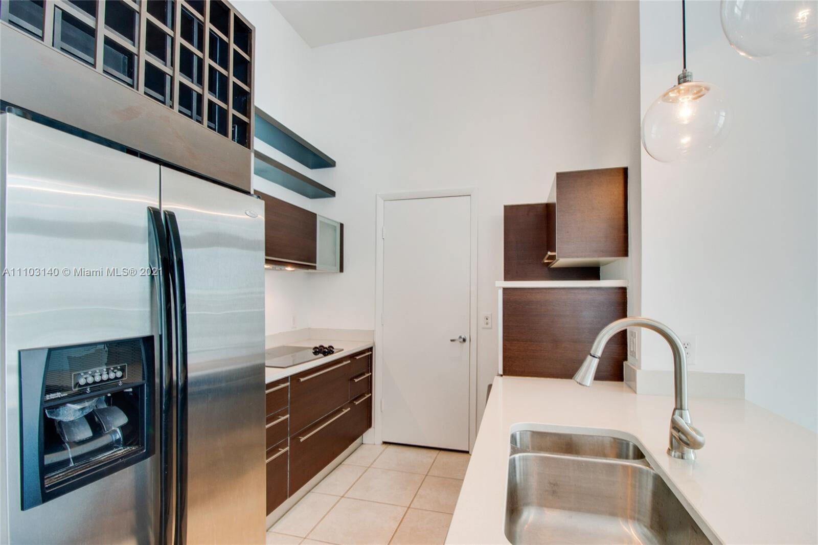 1900 N Bayshore Drive 912 Property Photo 2