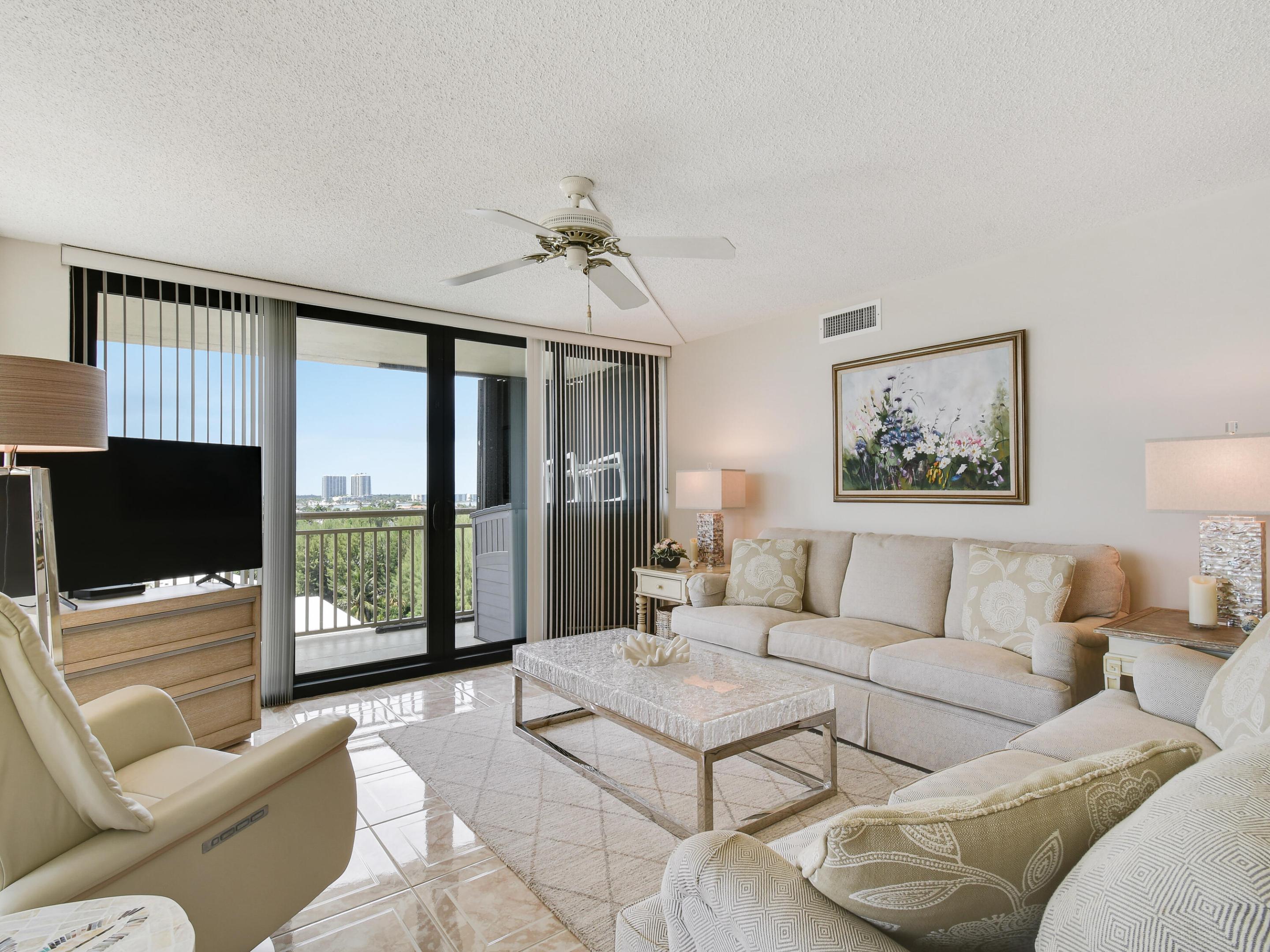 3400 N Ocean Drive 908 Property Photo 11