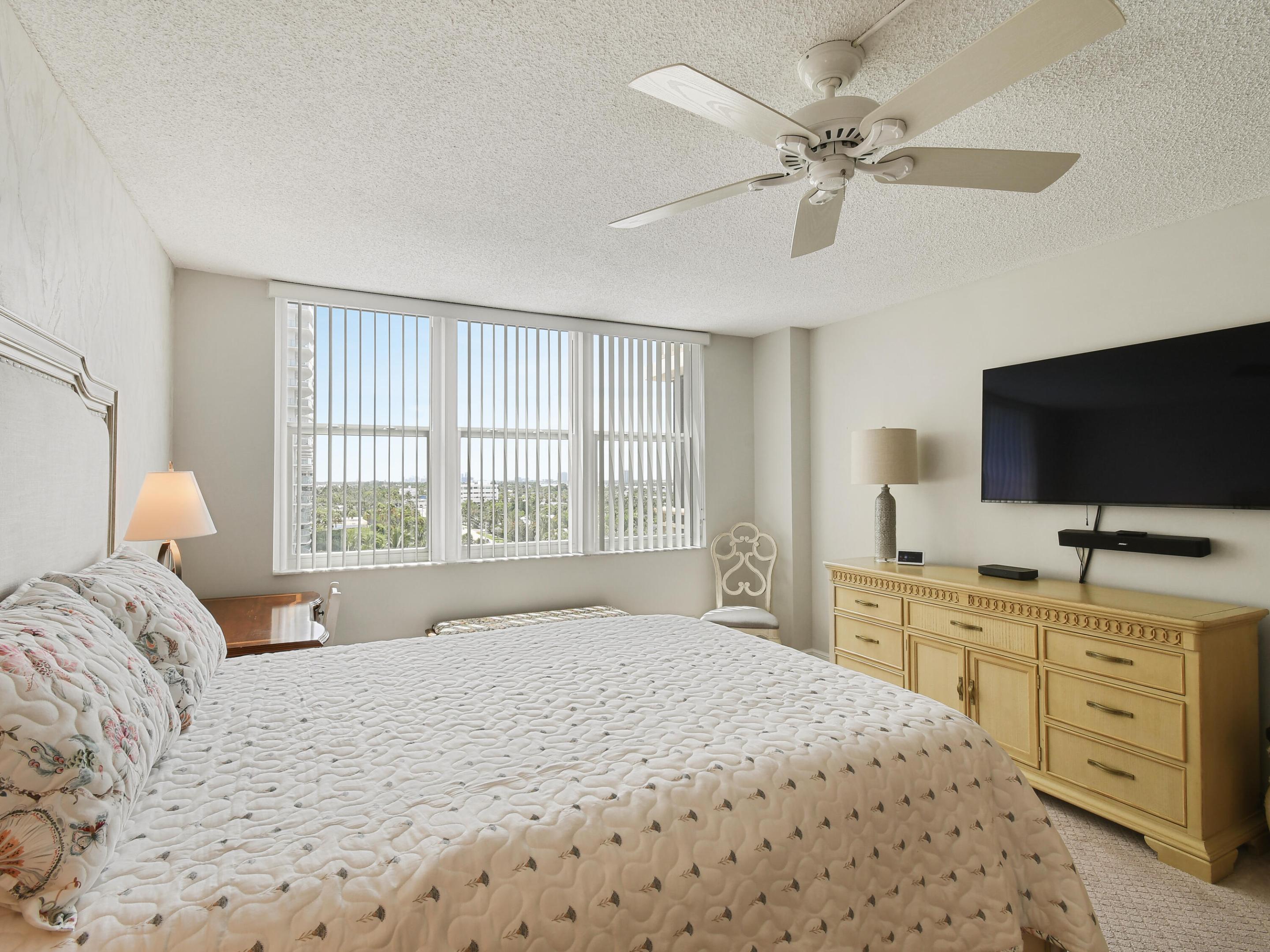 3400 N Ocean Drive 908 Property Photo 16
