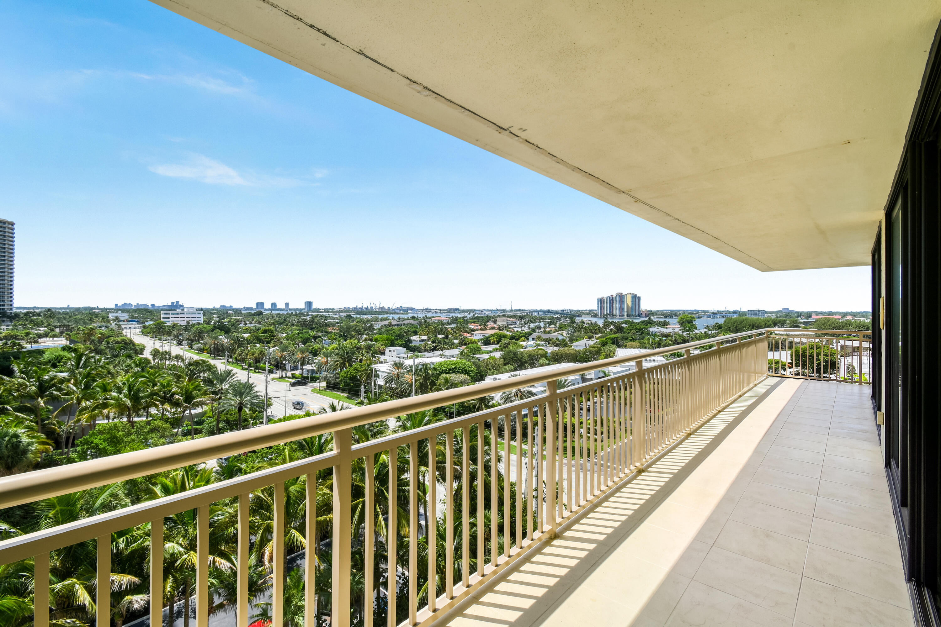 3400 N Ocean Drive 908 Property Photo 32