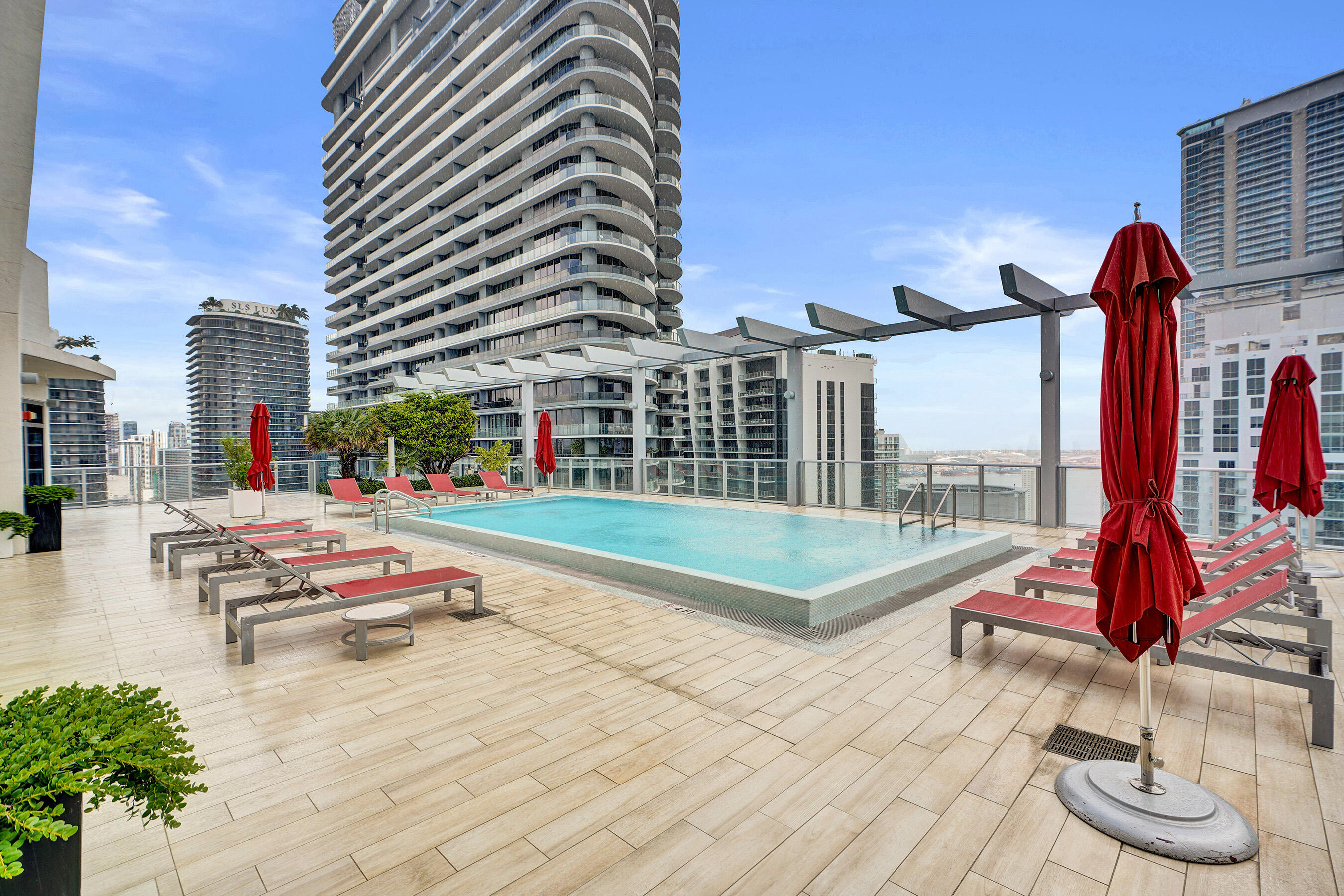 1100 S MIAMI Avenue 3508 Property Photo 1
