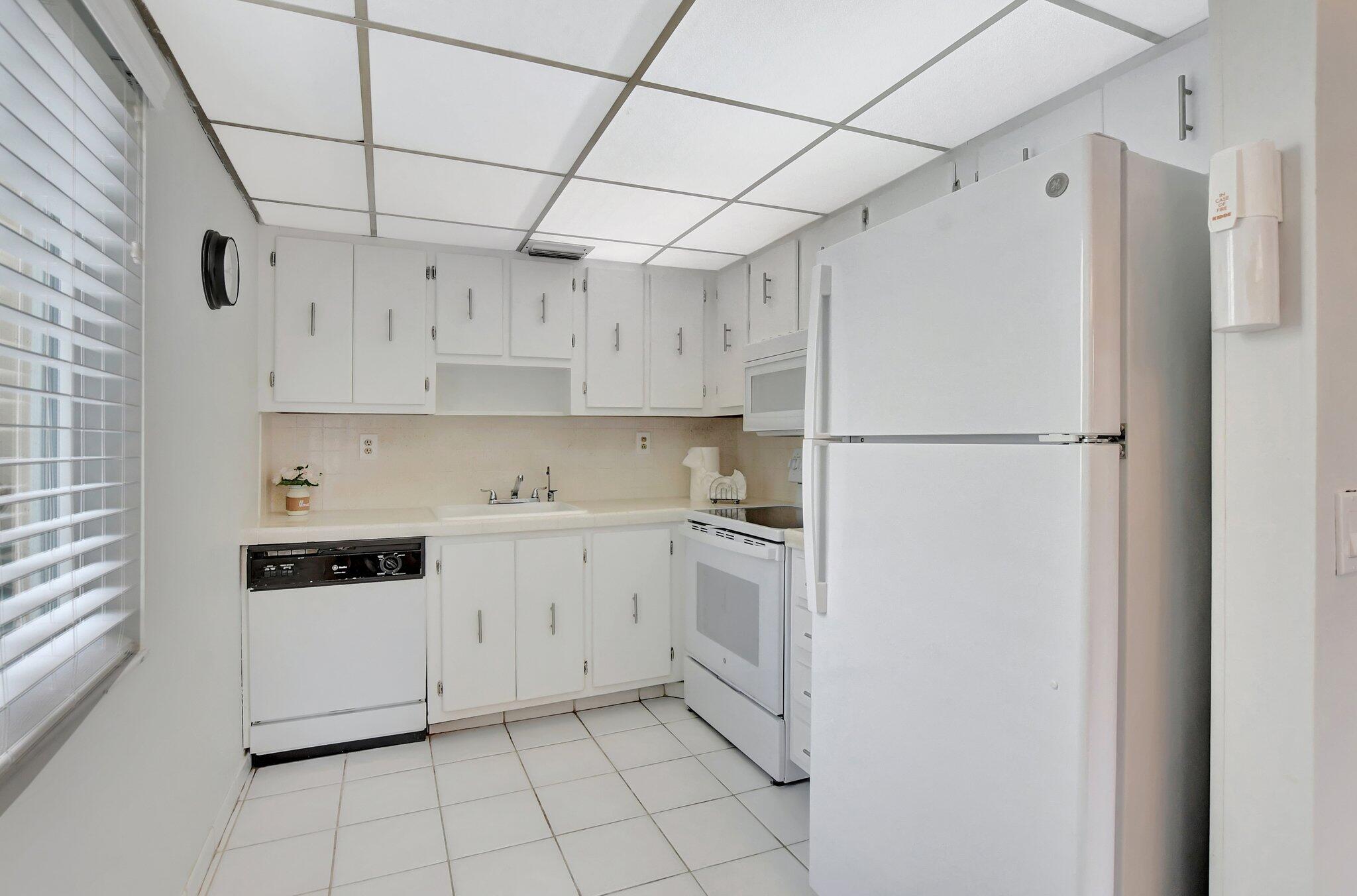204 Burgundy E Property Photo 10