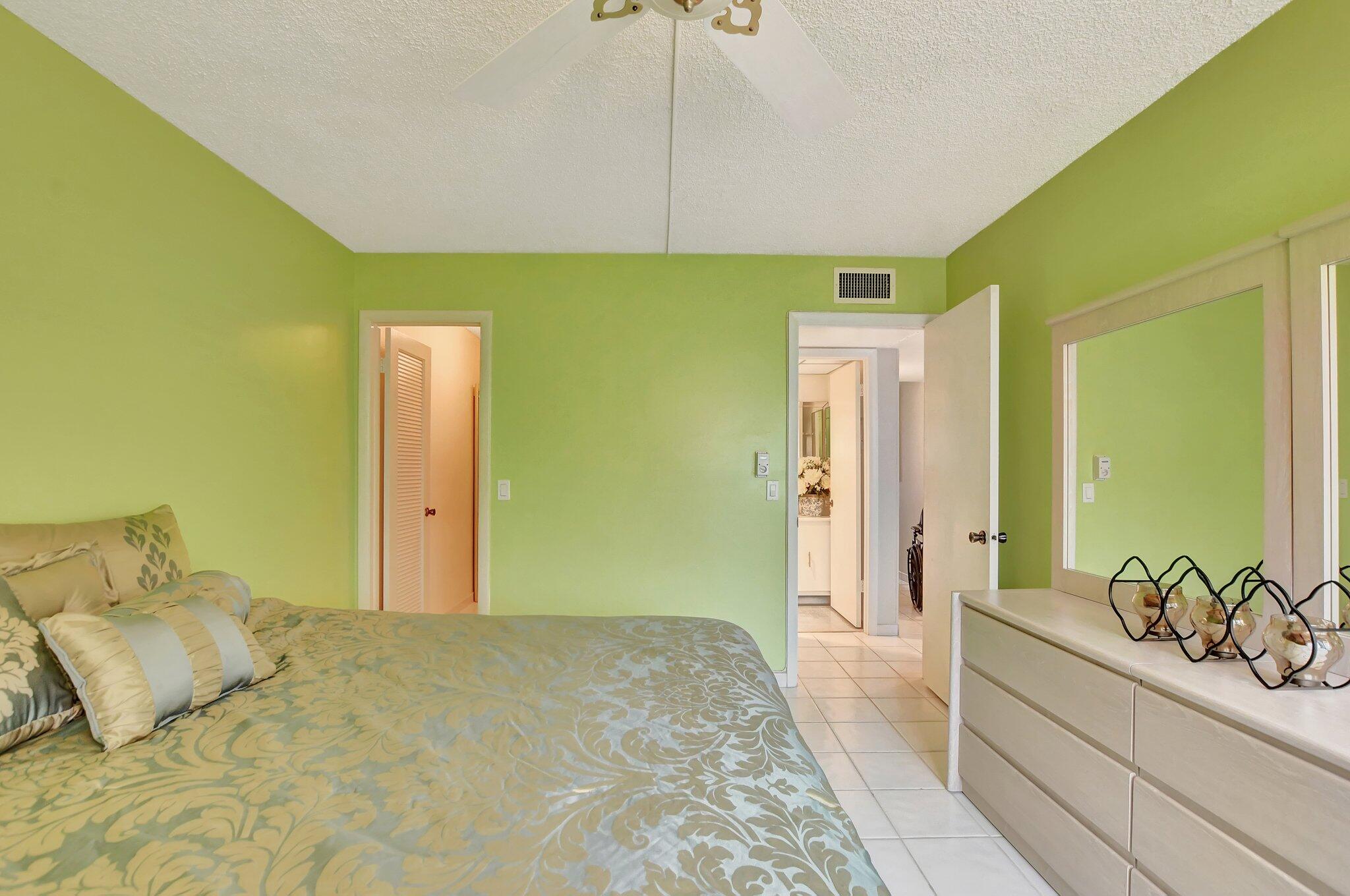 204 Burgundy E Property Photo 13
