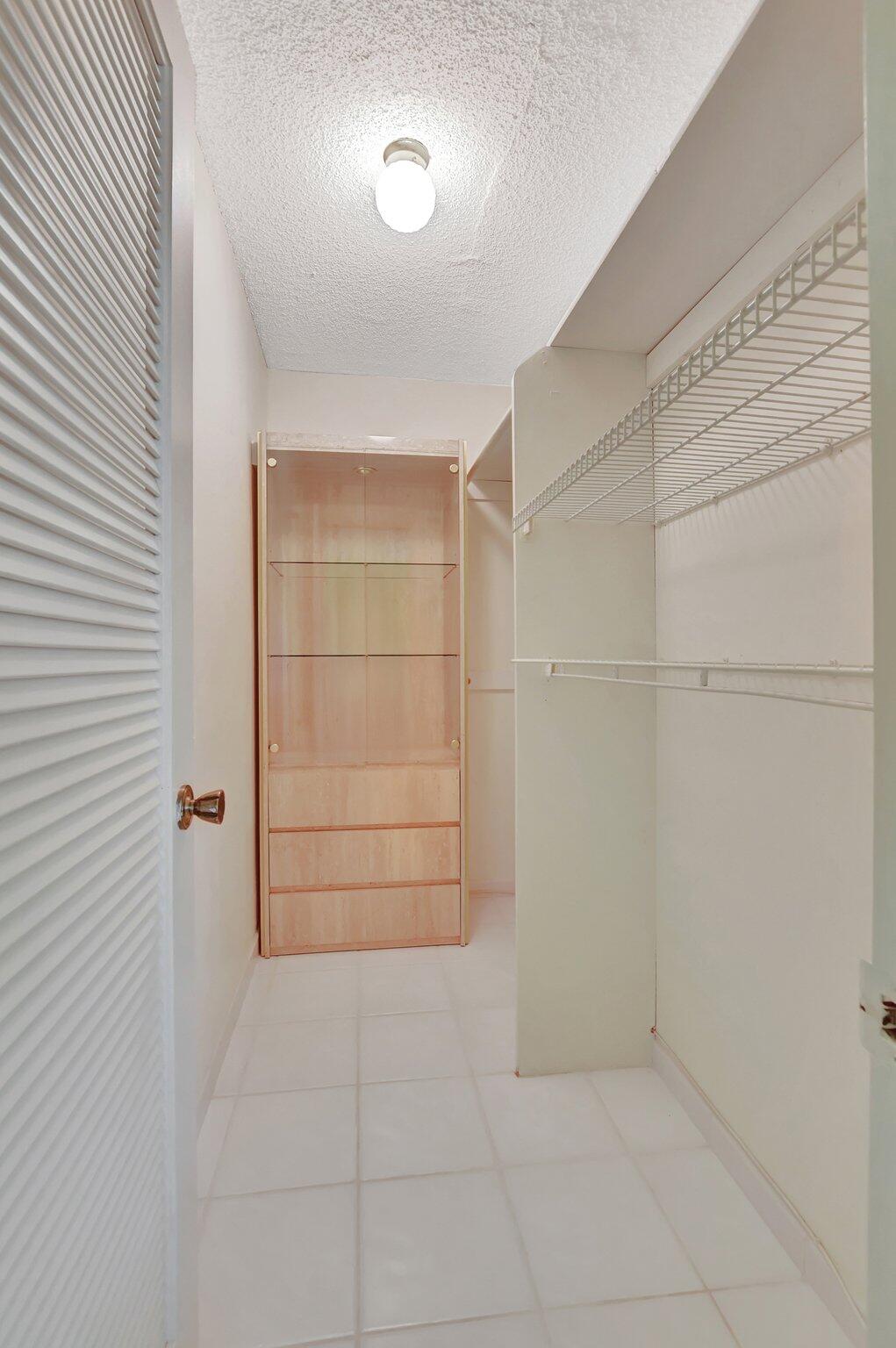 204 Burgundy E Property Photo 14