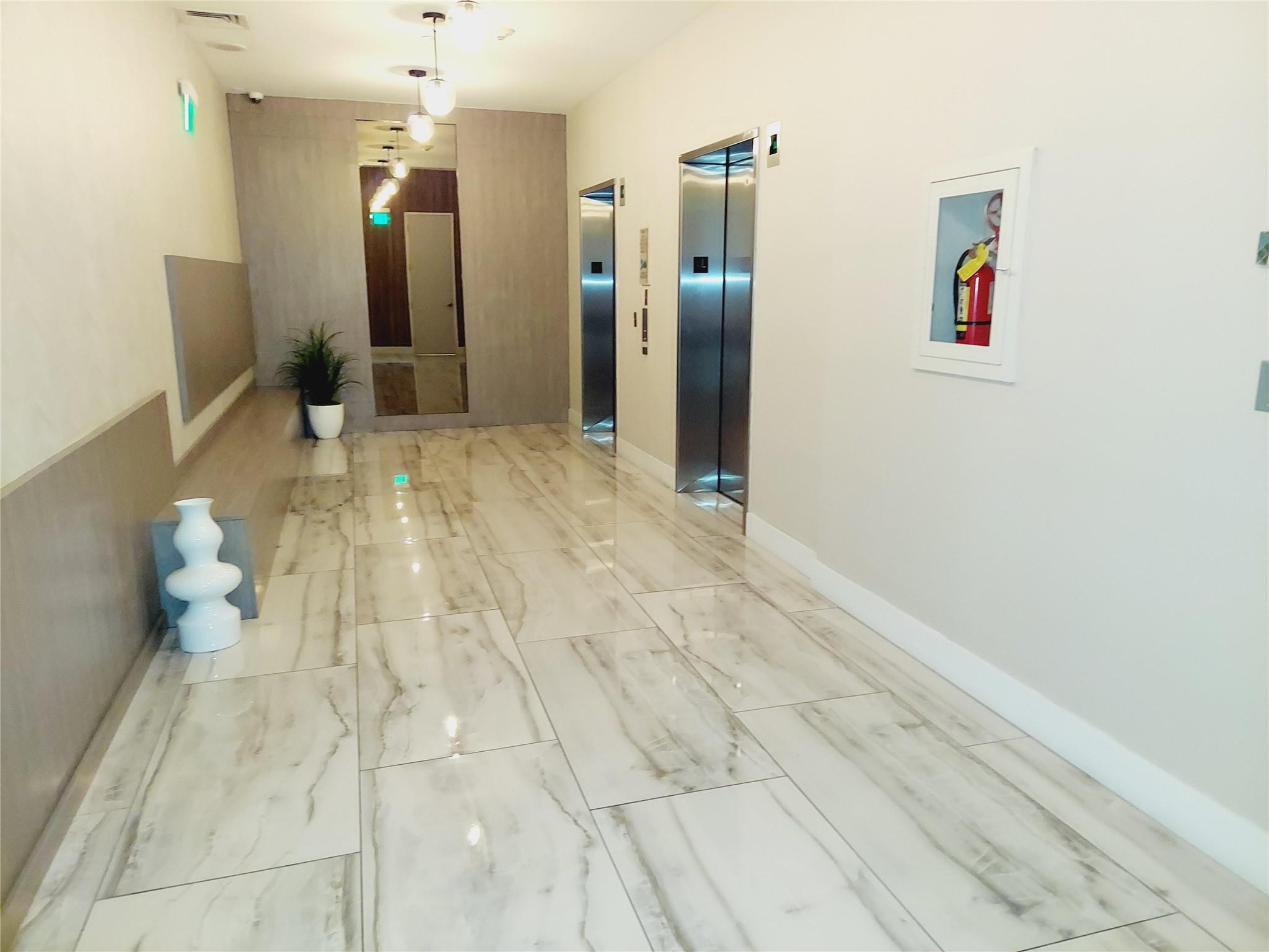 100 N Federal Highway 840 Property Photo 27