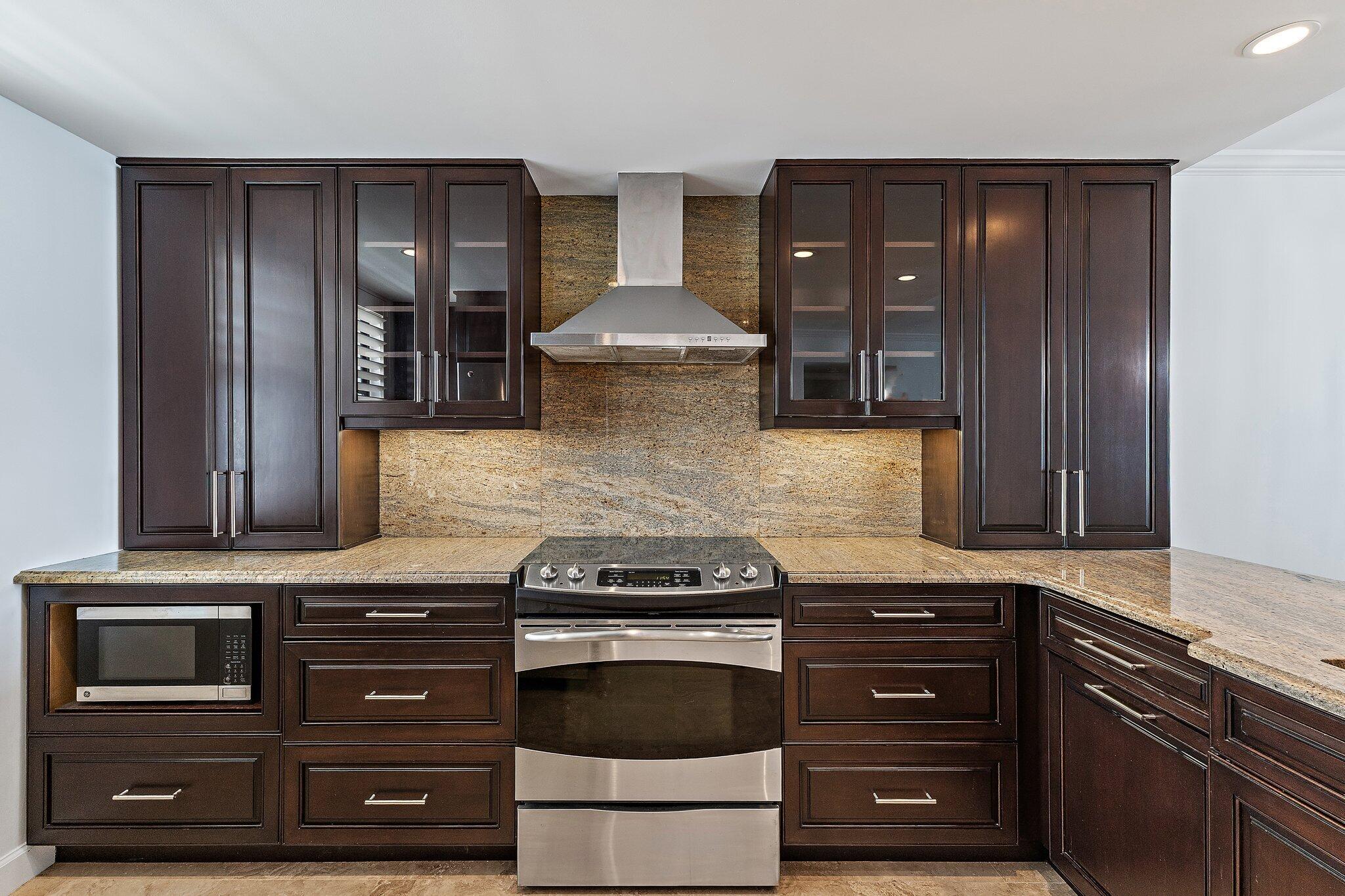 900 Ocean Drive 705 Property Photo 7