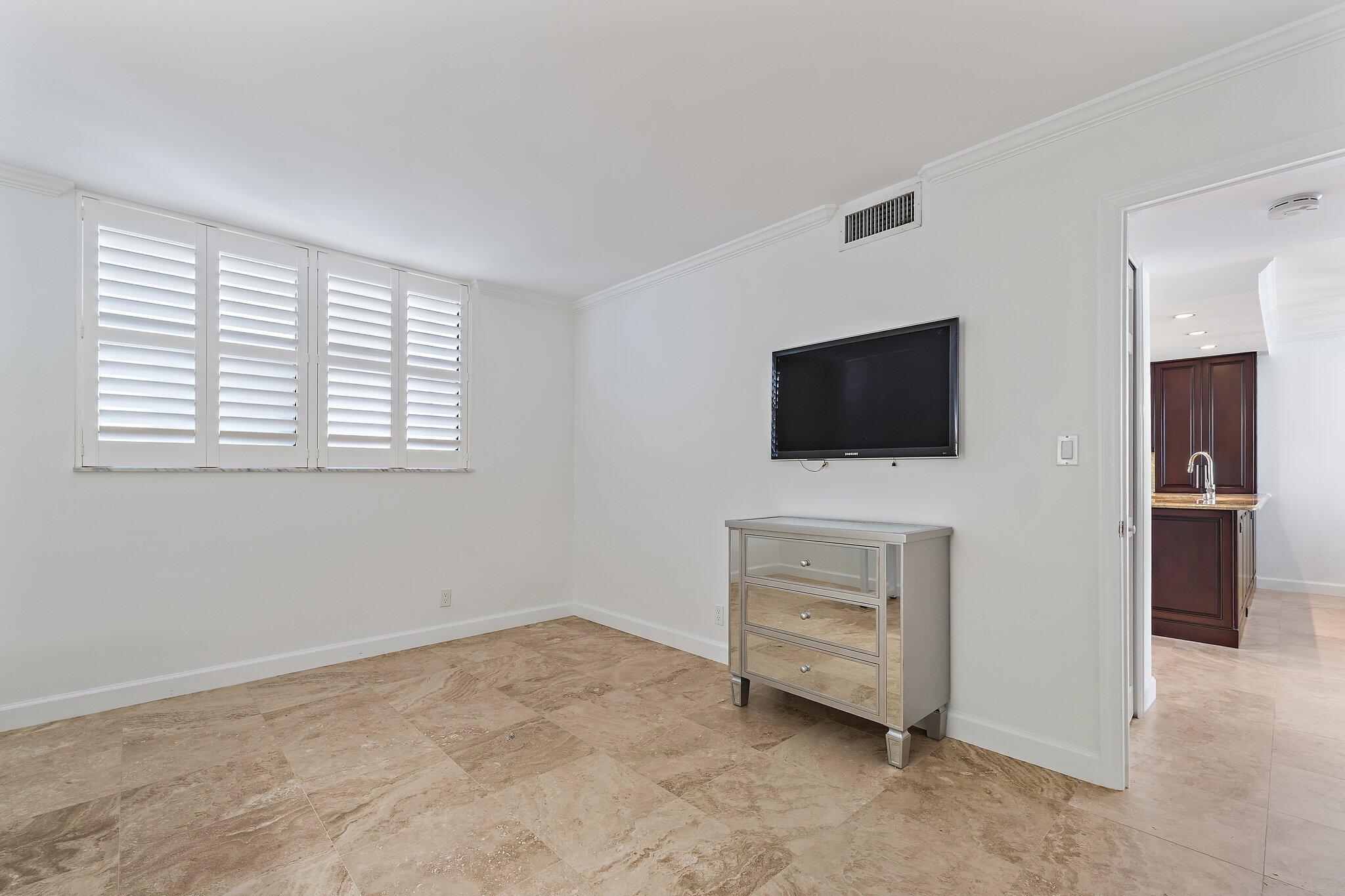 900 Ocean Drive 705 Property Photo 27