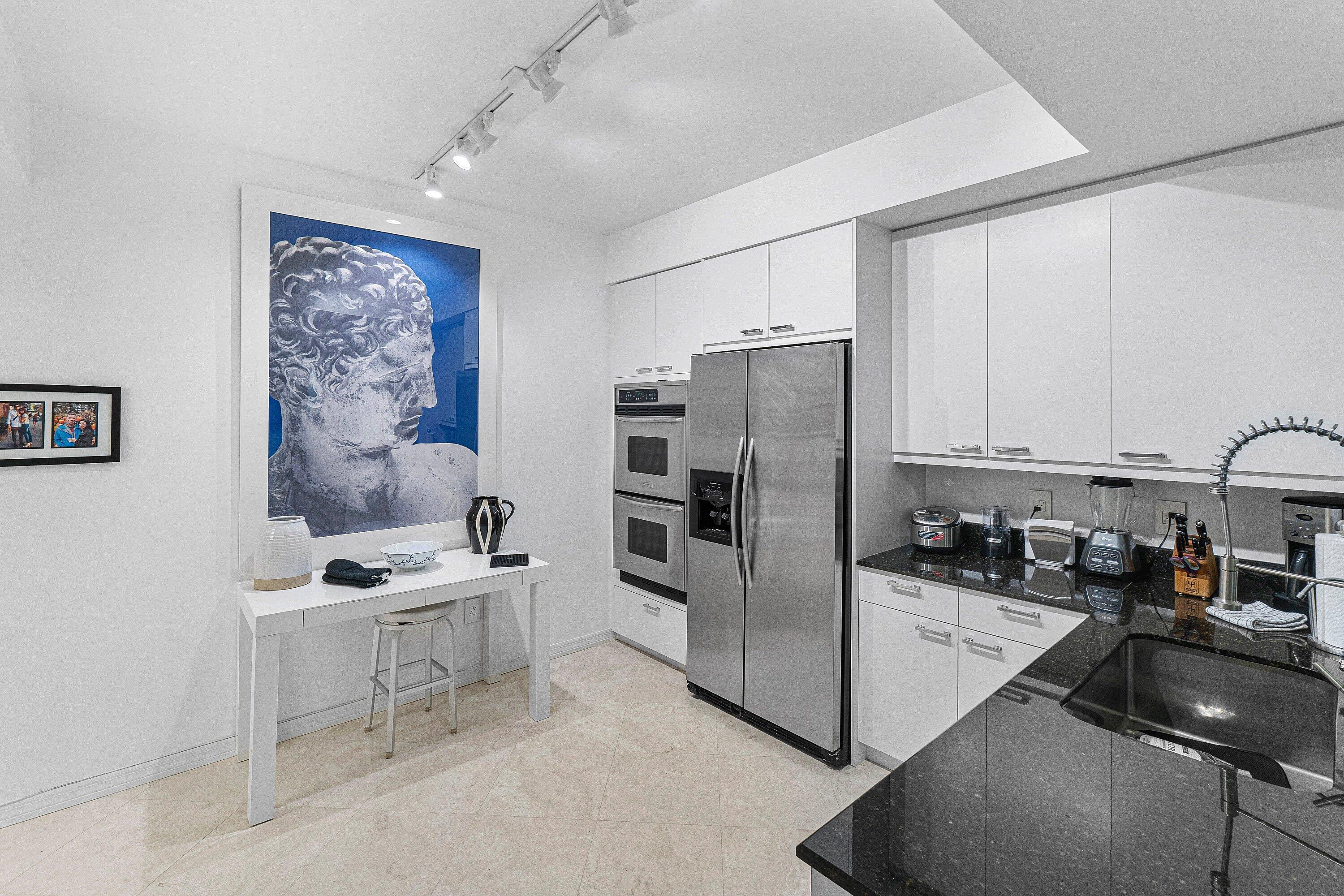 550 Se Mizner Boulevard B309 Property Photo 12