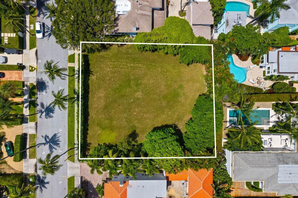 243 Seaspray Avenue Property Photo 4