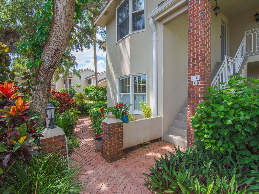 131 E Park Shores Circle 10e Property Photo 1