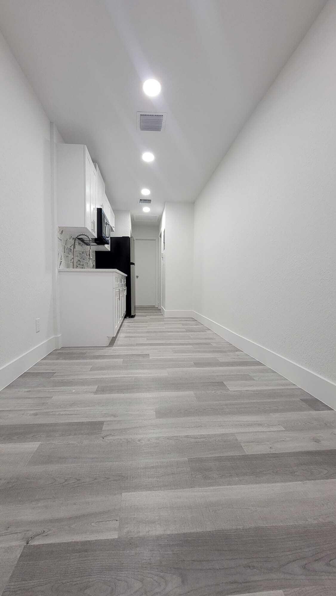 618 Sw 14th Terrace Apt 4 Property Photo 5