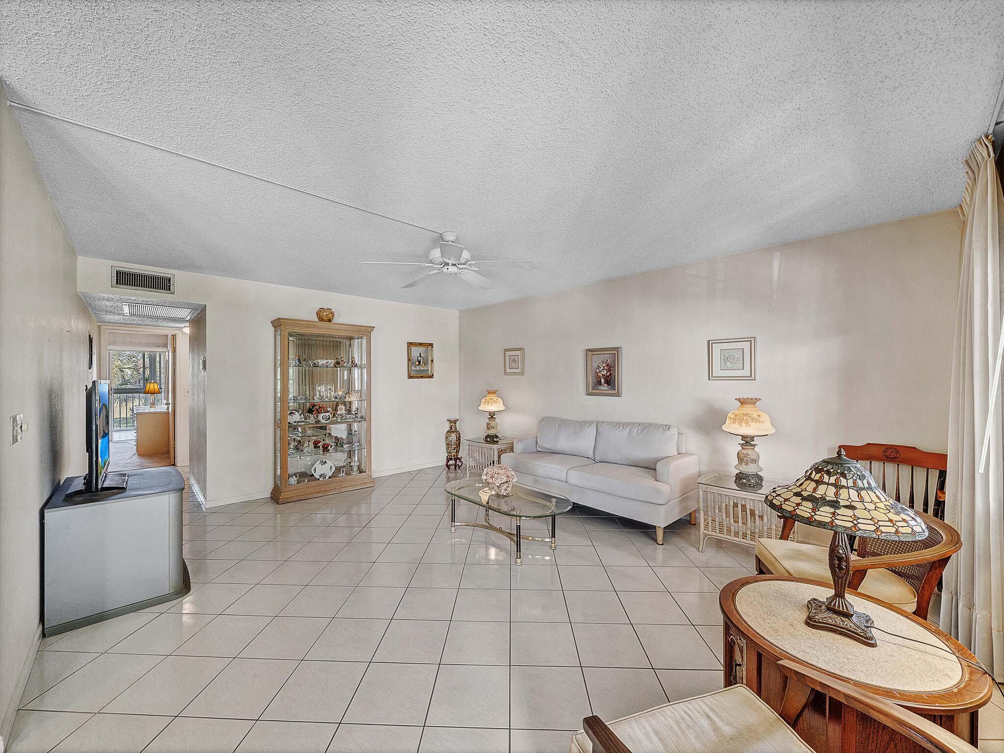 3002 Ventnor G Property Photo 10