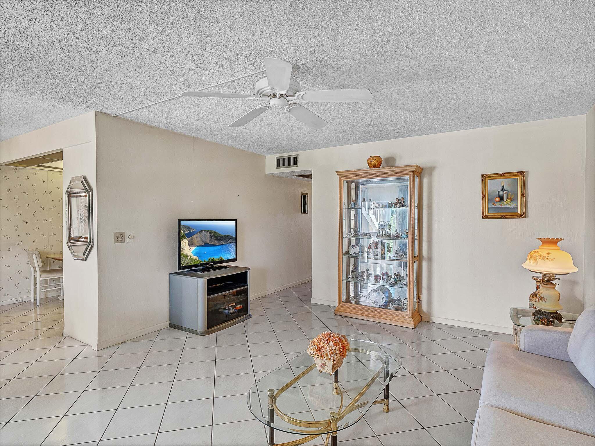 3002 Ventnor G Property Photo 11