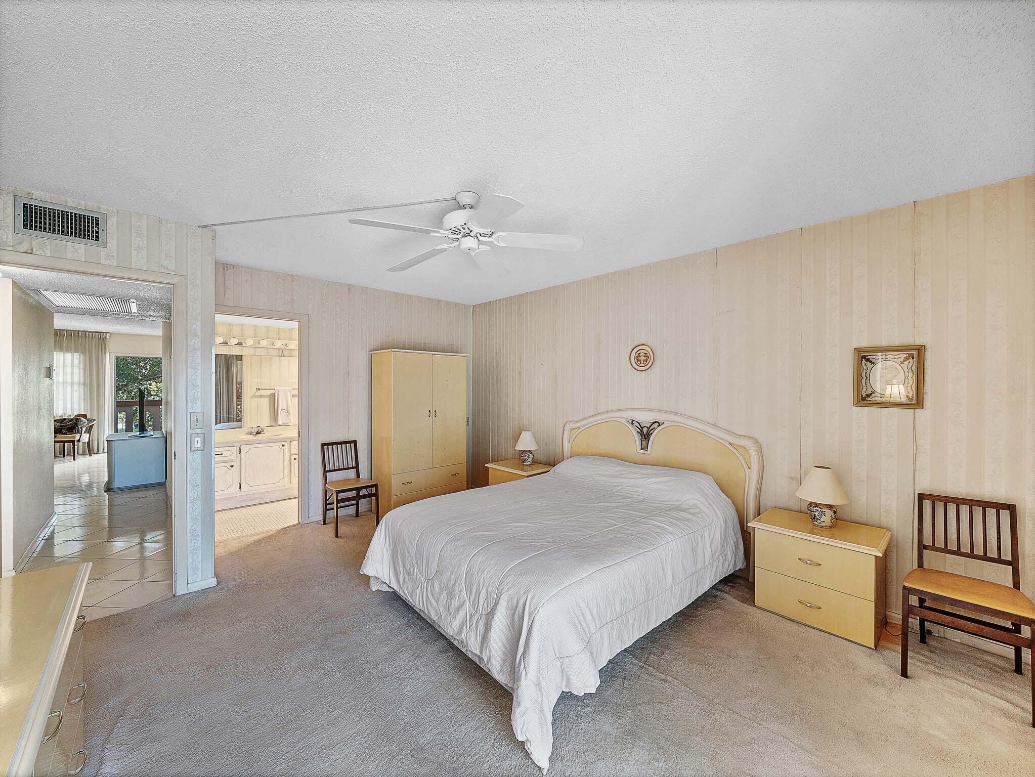 3002 Ventnor G Property Photo 18