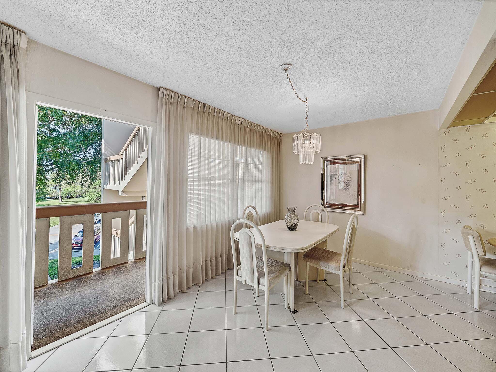 3002 Ventnor G Property Photo 23