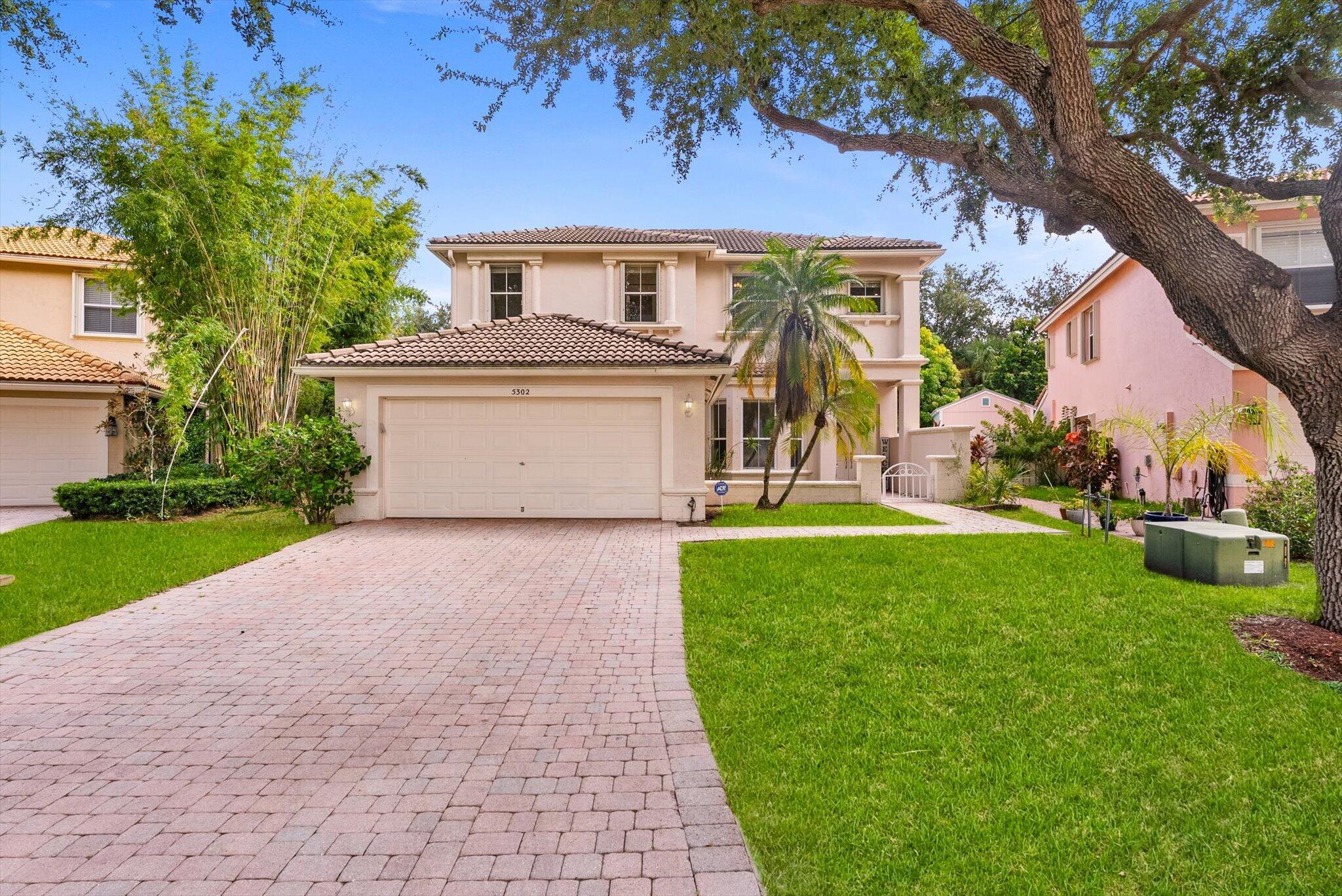 5302 Victoria Circle Property Photo 1