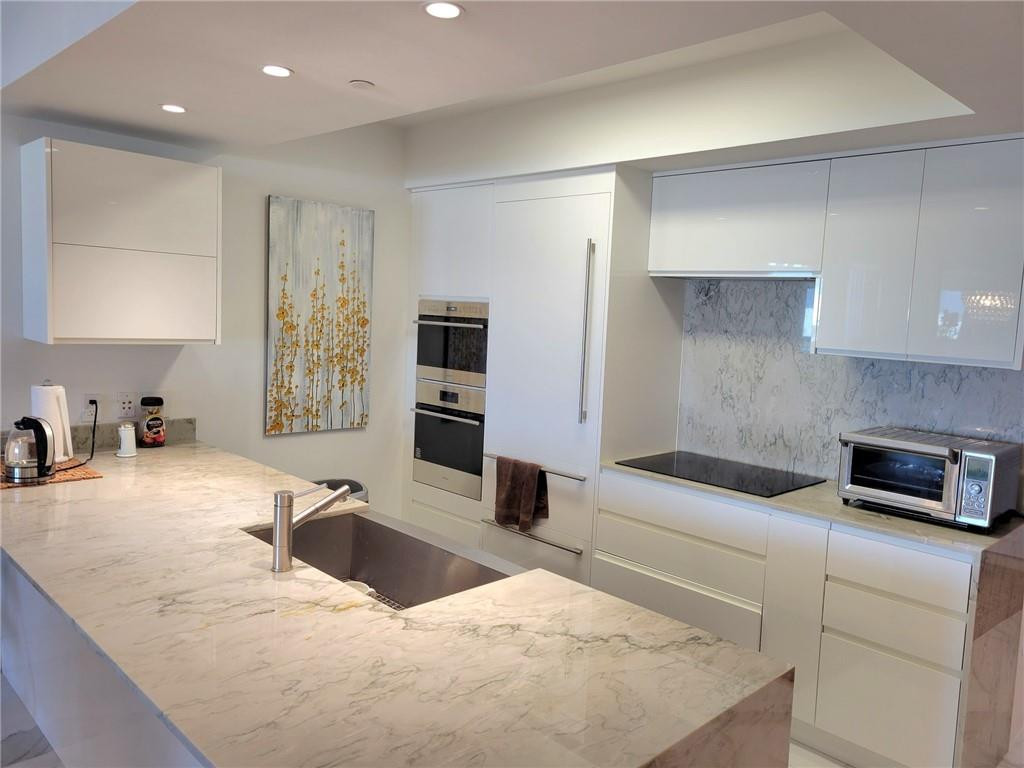 1830 S Ocean Drive 5111 Property Photo 2