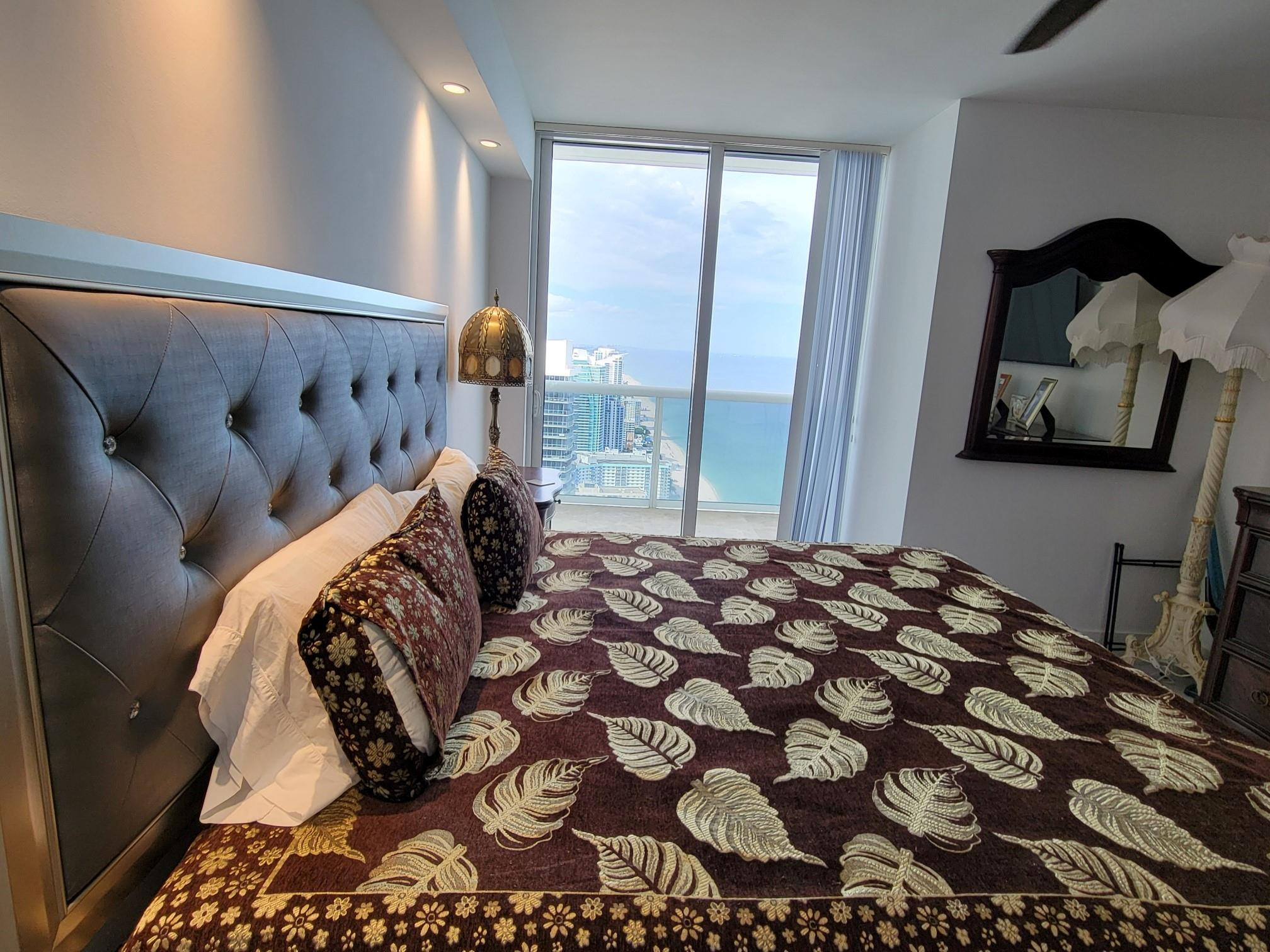 1830 S Ocean Drive 5111 Property Photo 12