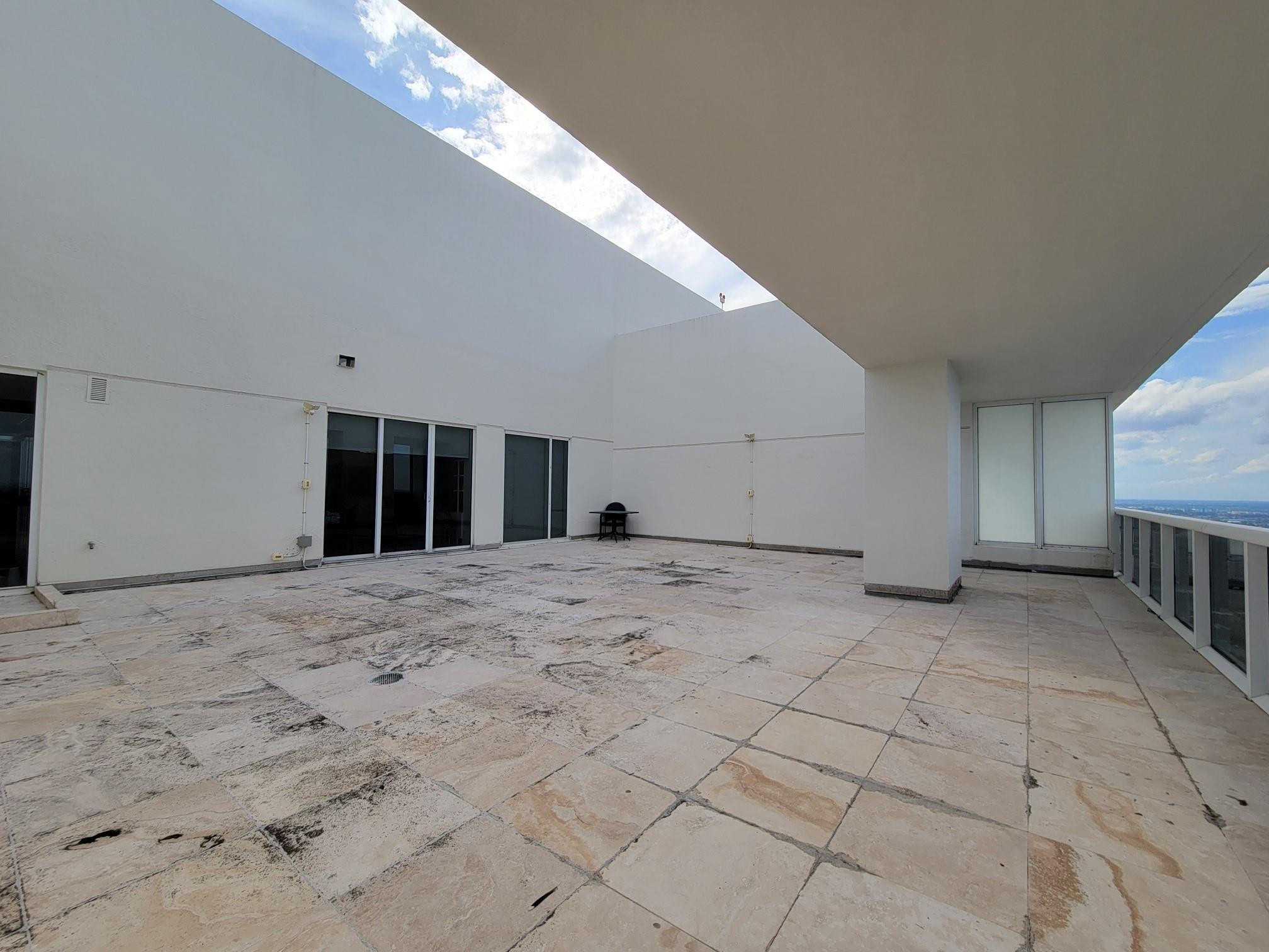 1830 S Ocean Drive 5111 Property Photo 23