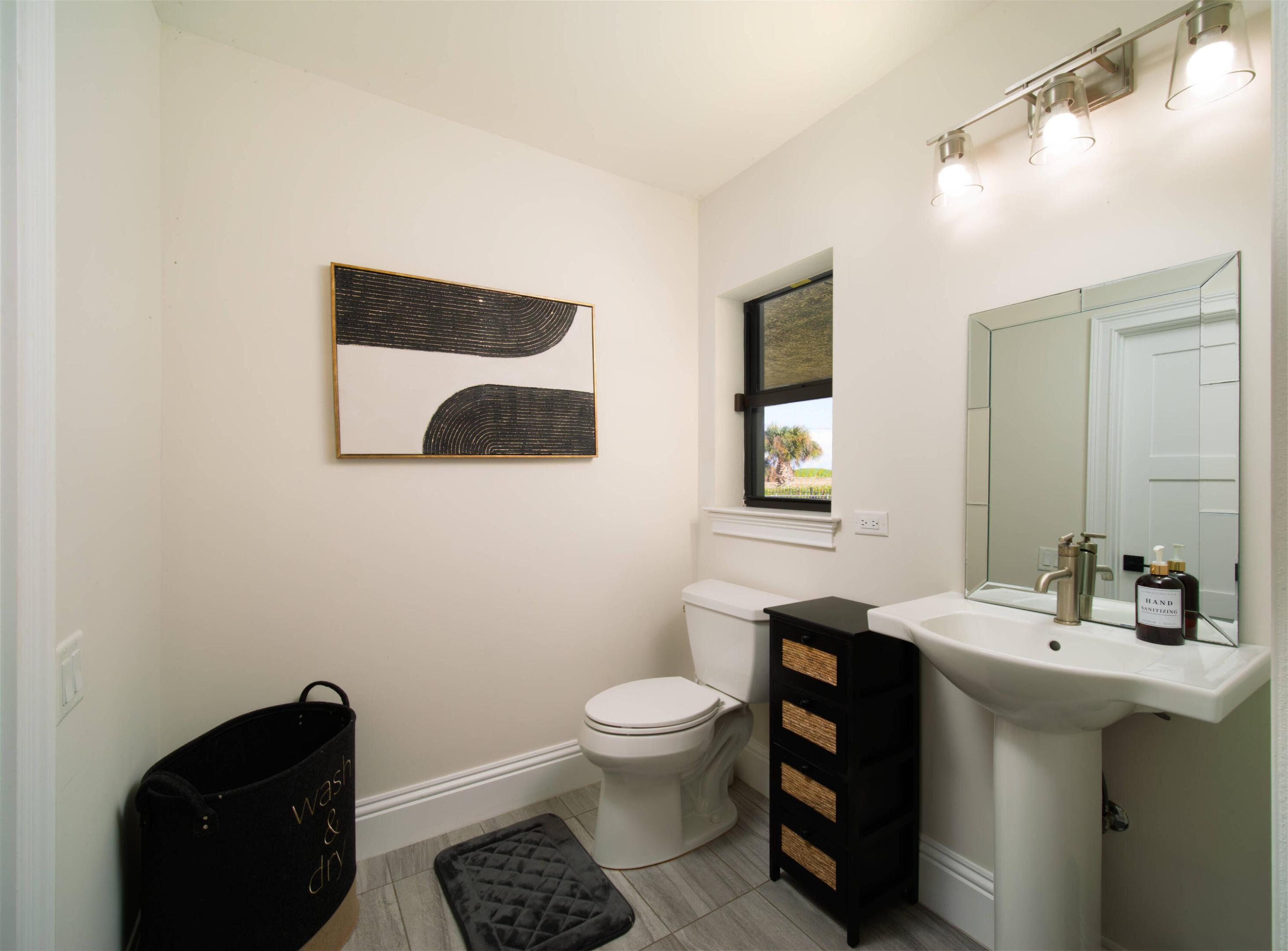 7683 Pelican Pointe Drive Property Photo 25