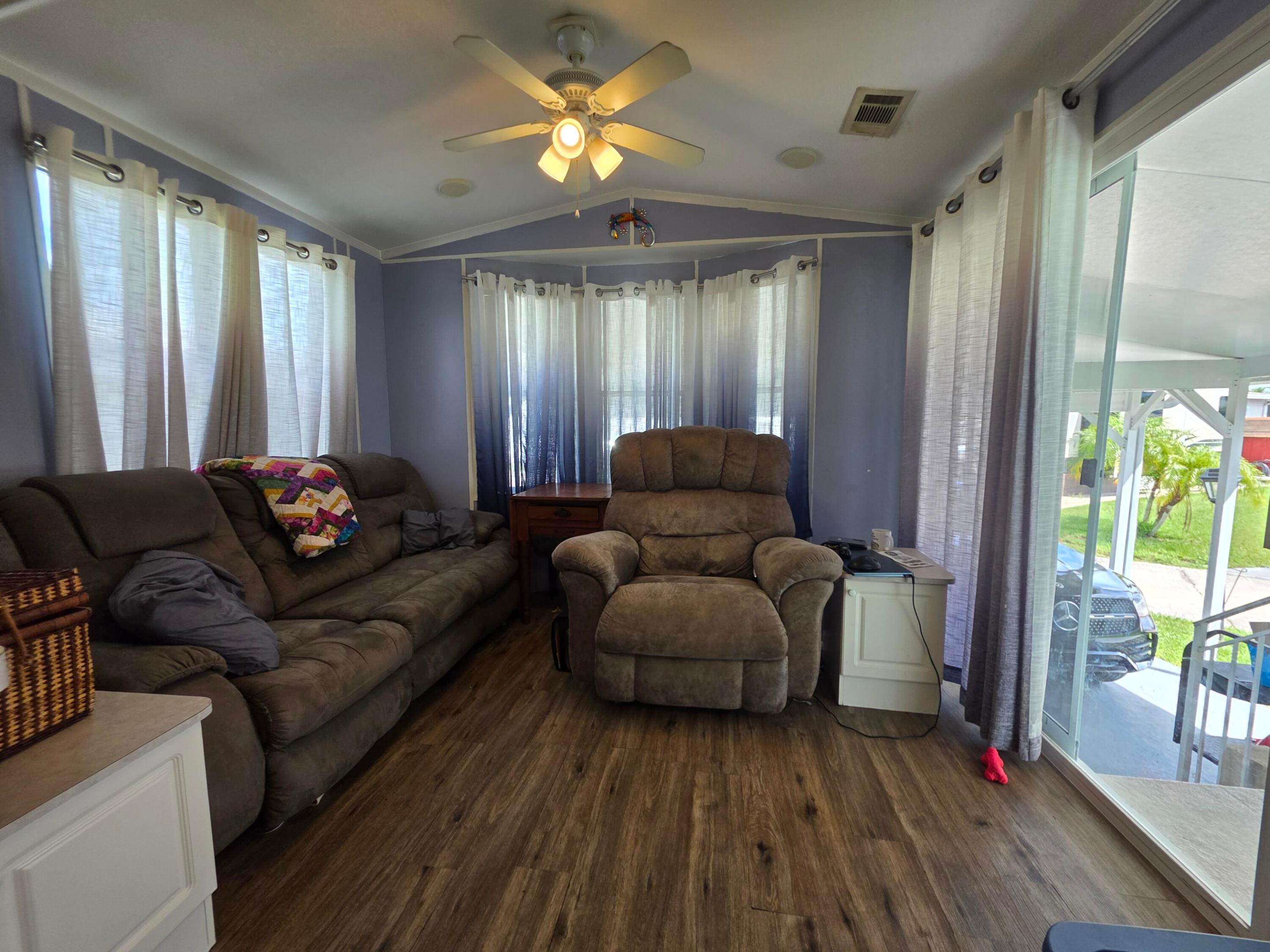 6494 Se 55th Street Property Photo 4
