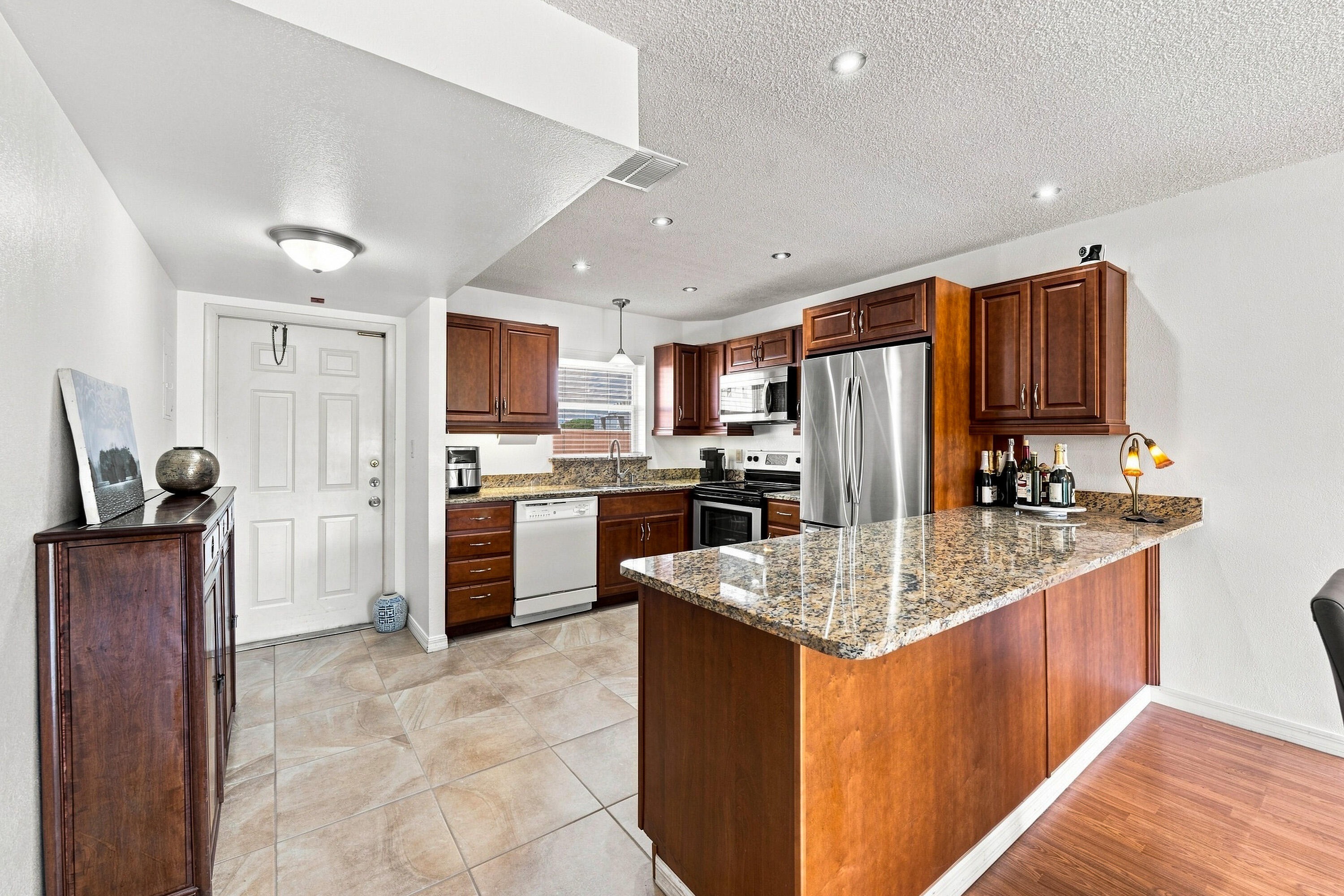 805 W Oakland Park Boulevard Property Photo 1