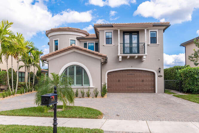 9040 Watercrest Circle W Property Photo 1