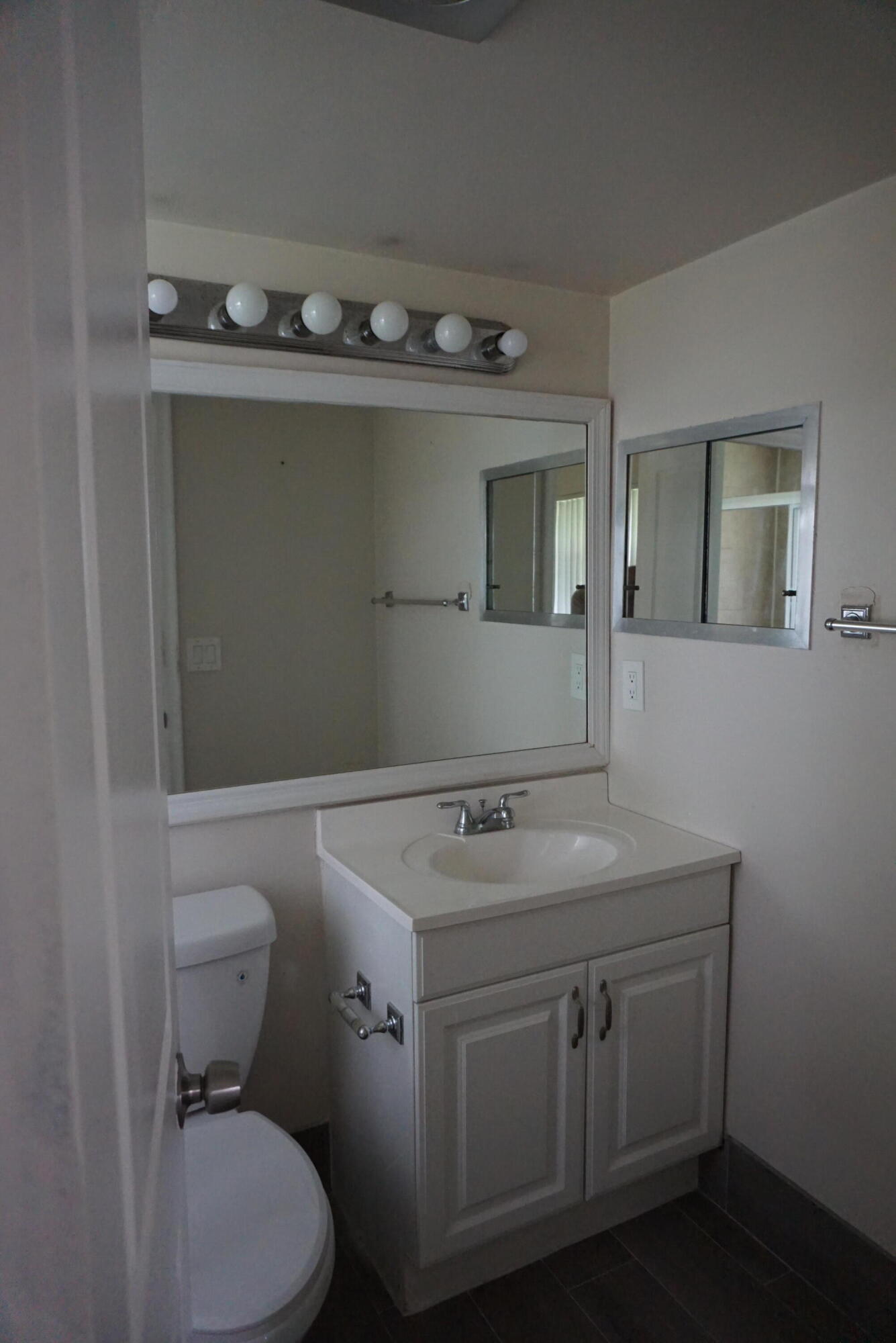 249 Sheffield K Property Photo 9