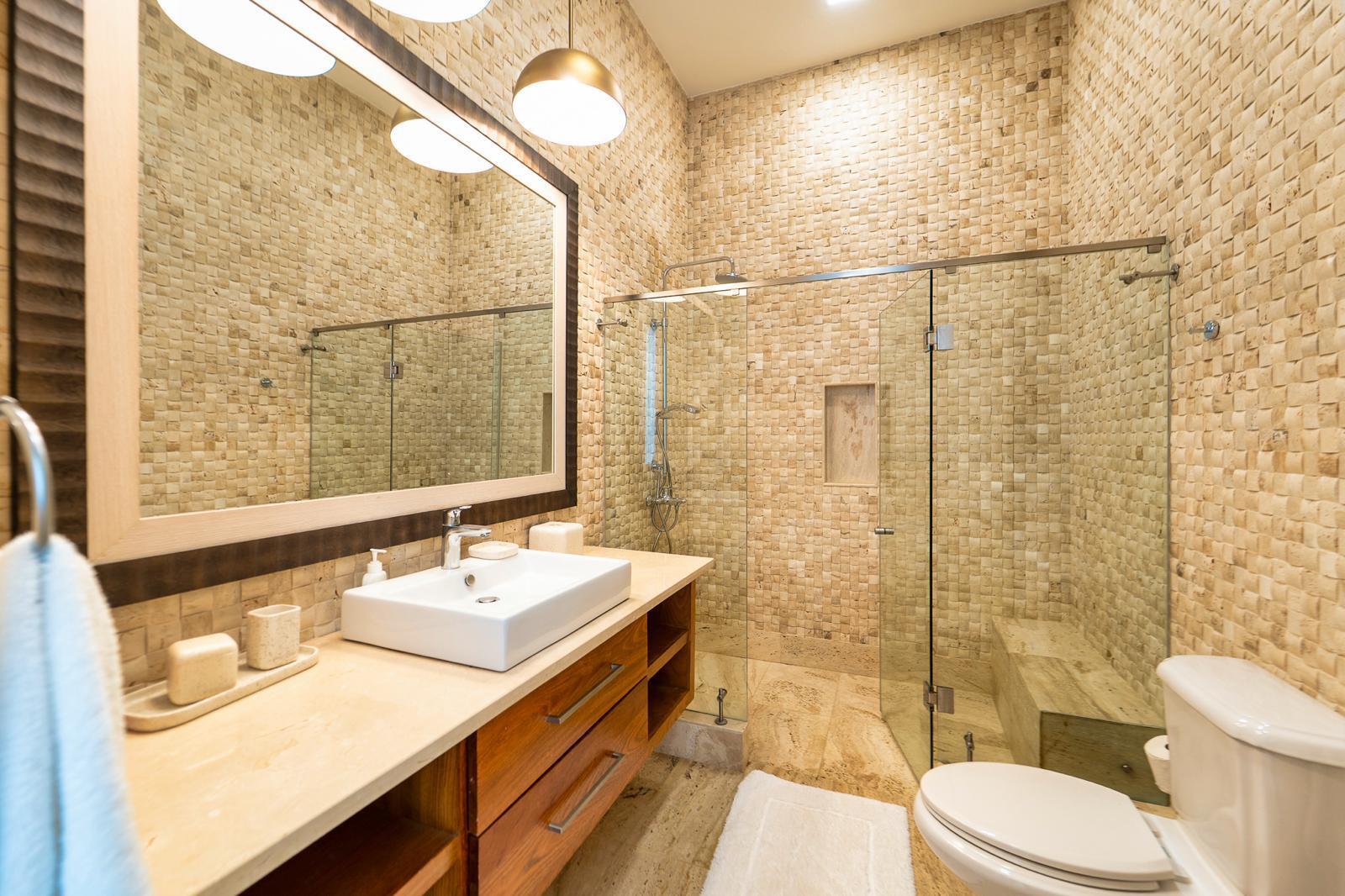 1a 00 Property Photo 32