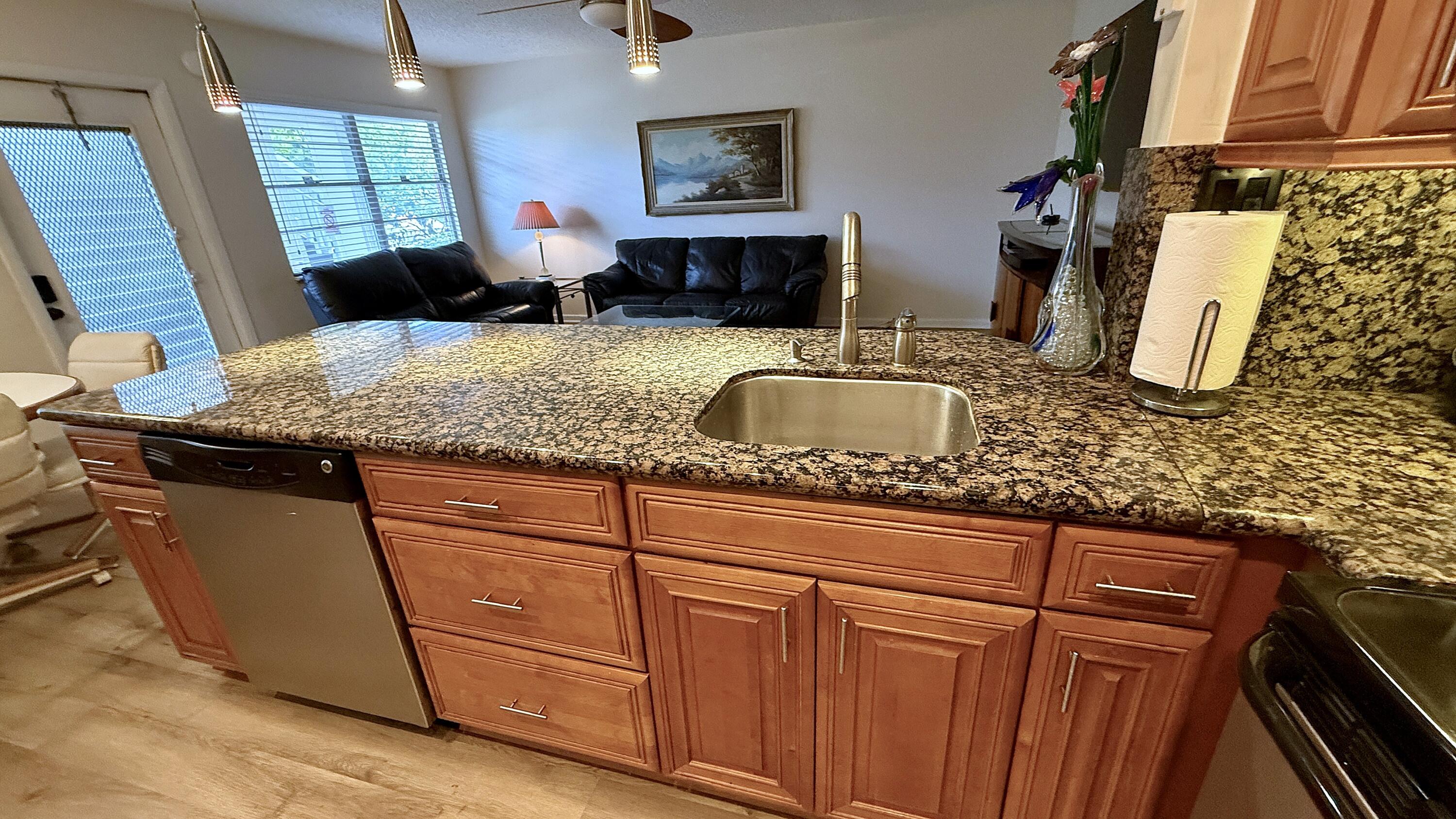 171 Grantham E Property Photo 4