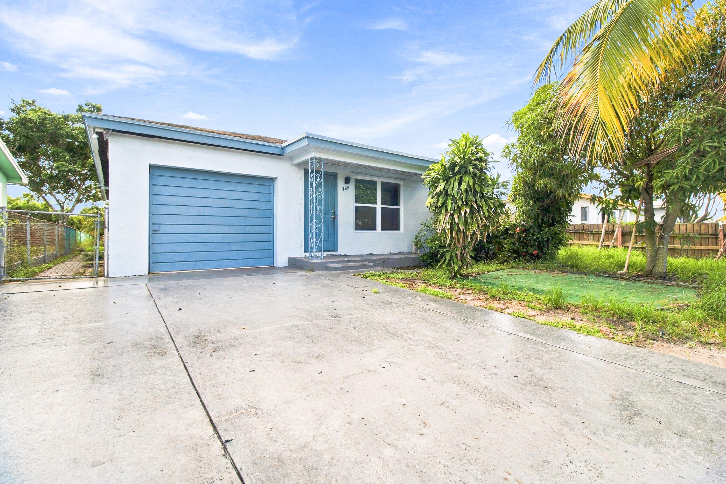 724 S D Street Property Photo 1