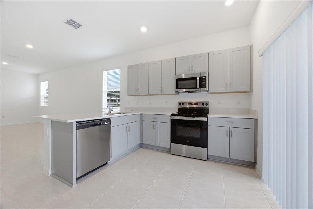 2874 Skyline Loop Property Photo 5