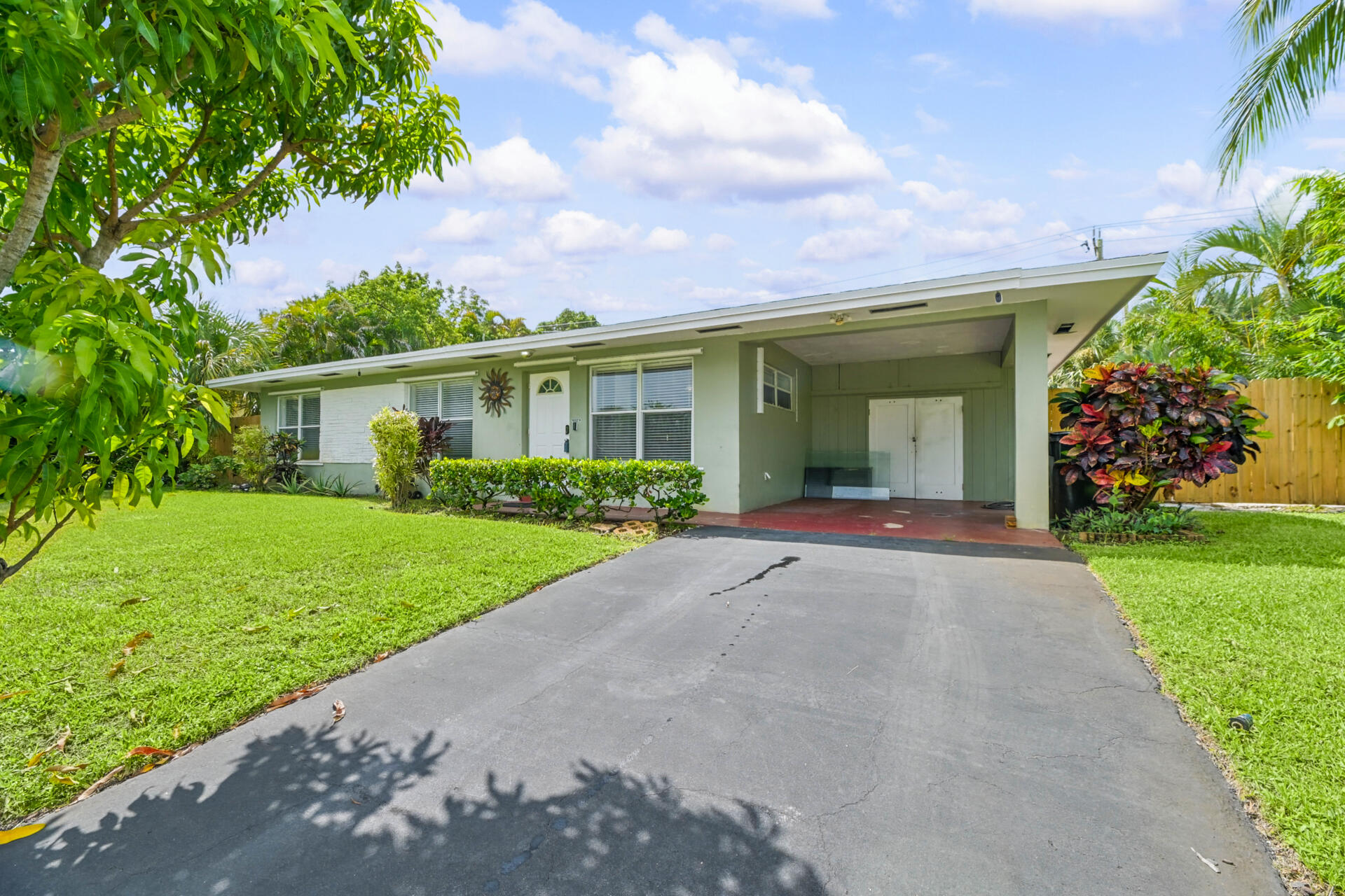 522 Heron Drive Property Photo 1