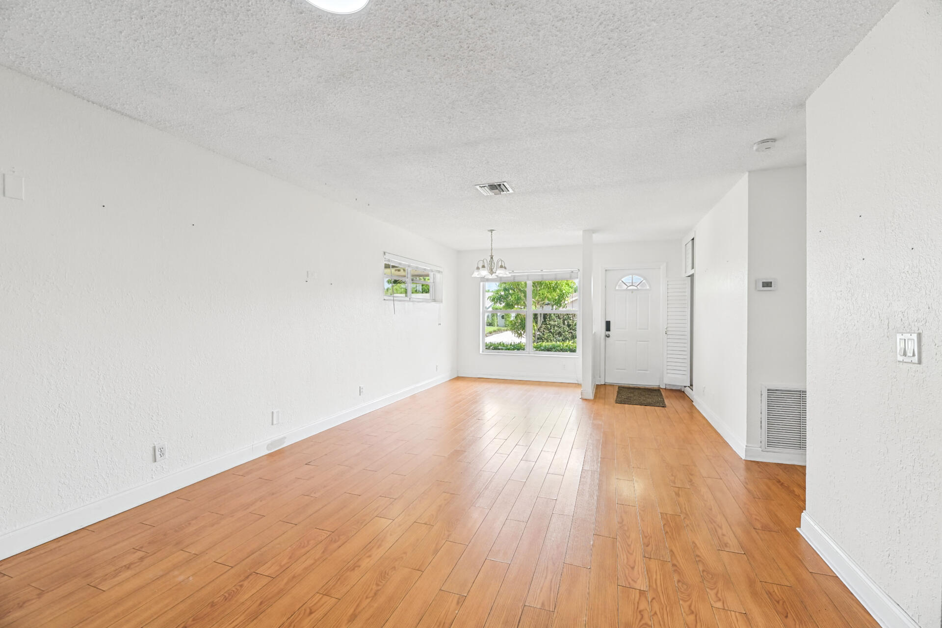 522 Heron Drive Property Photo 2