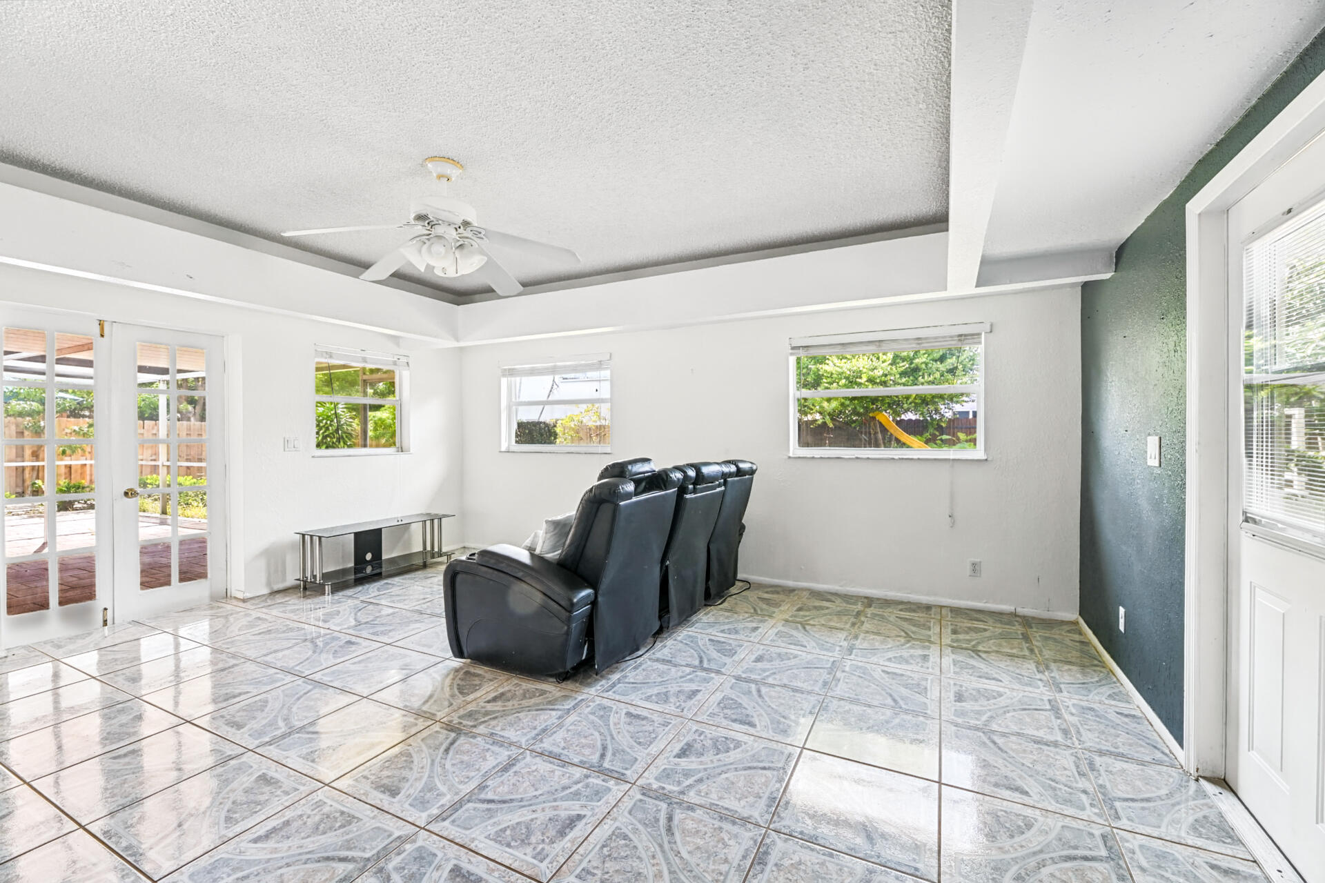 522 Heron Drive Property Photo 8