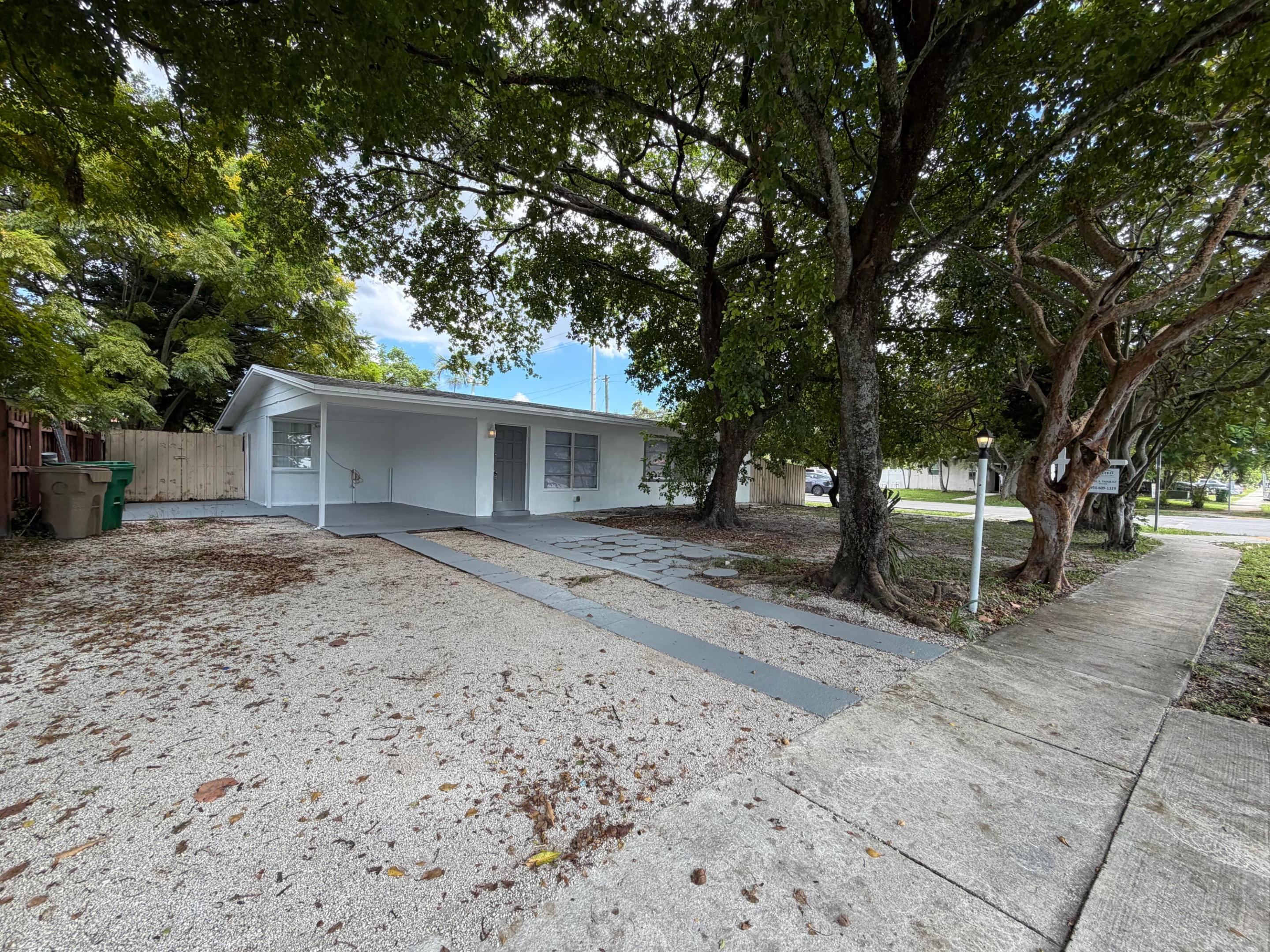 3820 SW 61ST Avenue Property Photo 1