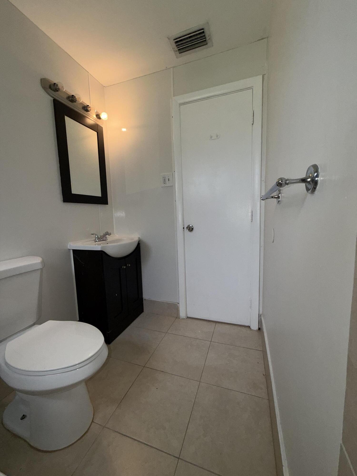 3820 Sw 61st Avenue Property Photo 14