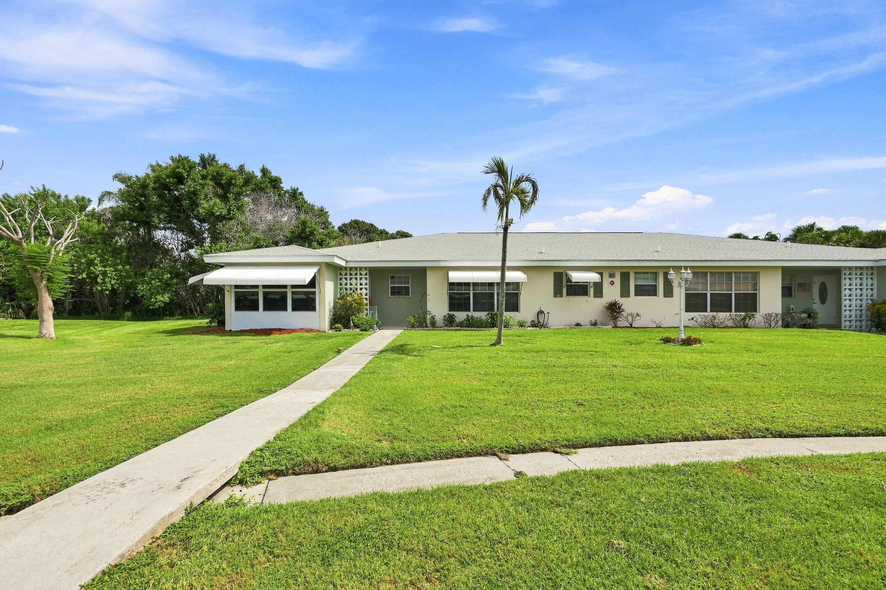 912 Savannas Point Drive Apt B Property Photo 1