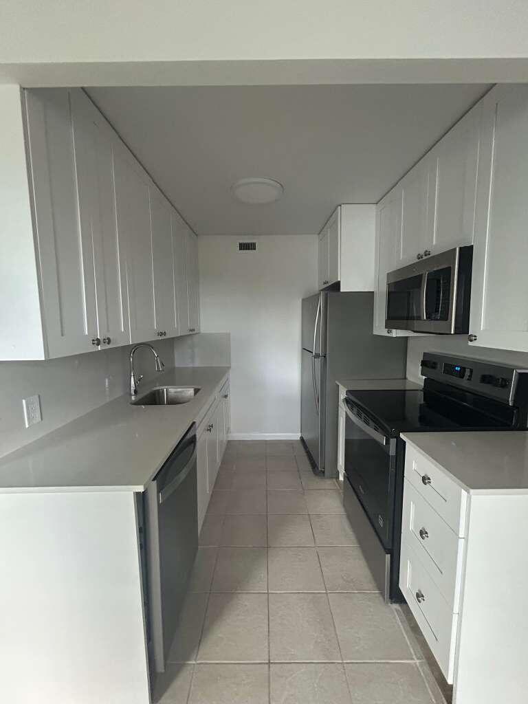 4119 Newport U Property Photo 1