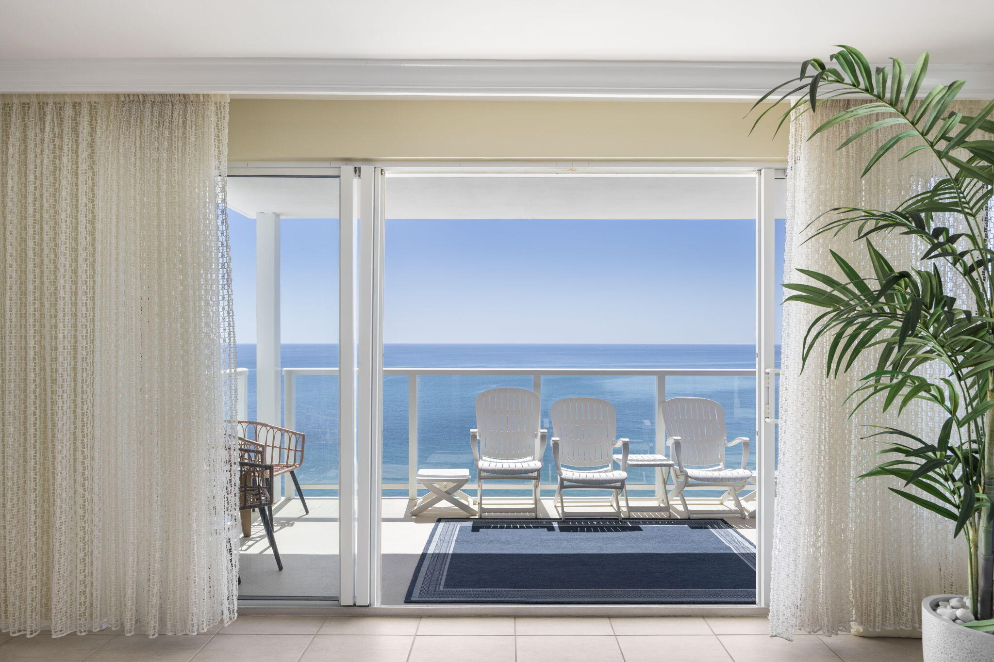 3900 N Ocean Drive 11h Property Photo 1