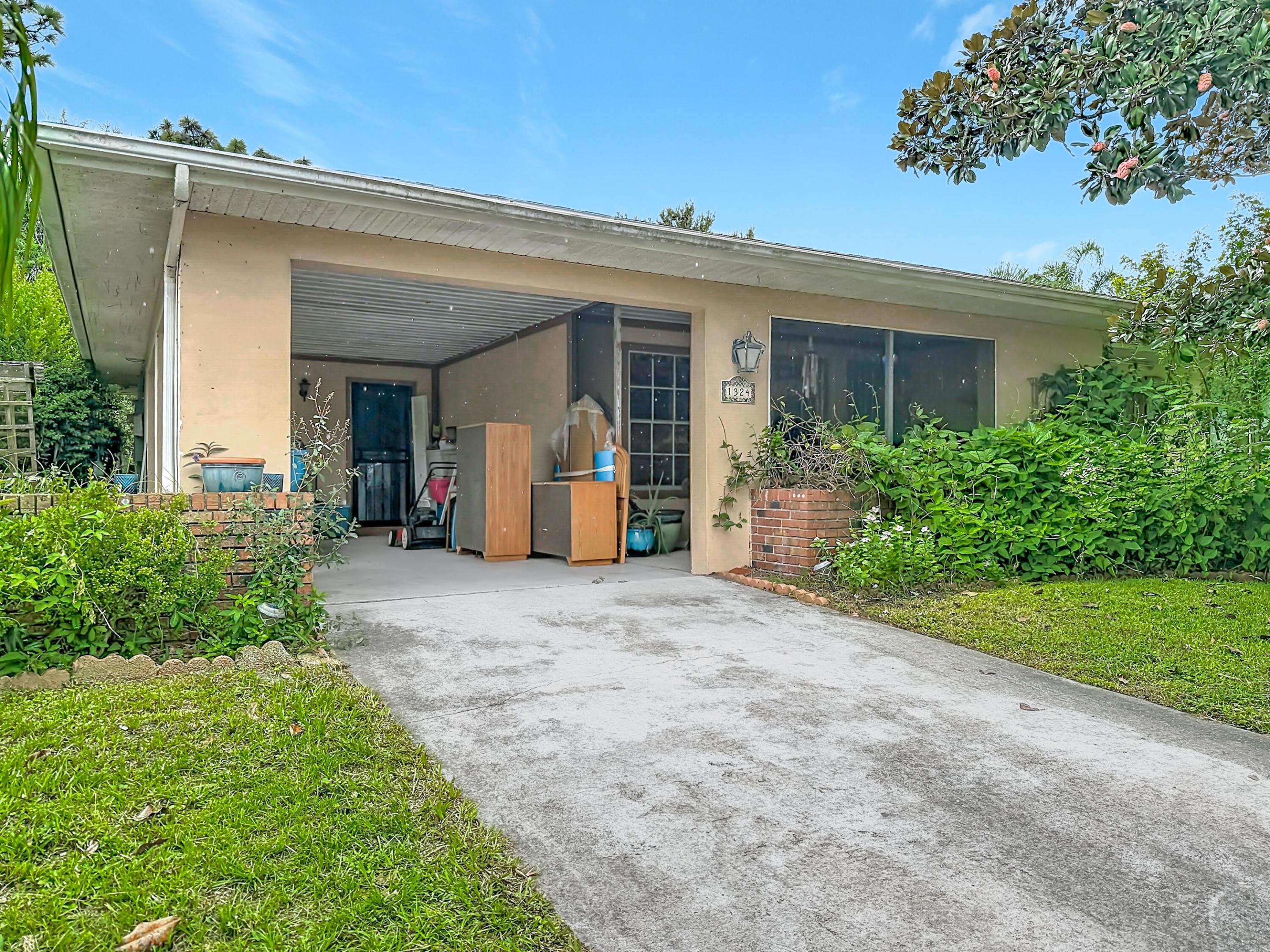1324 Cromey Road Ne Property Photo 2