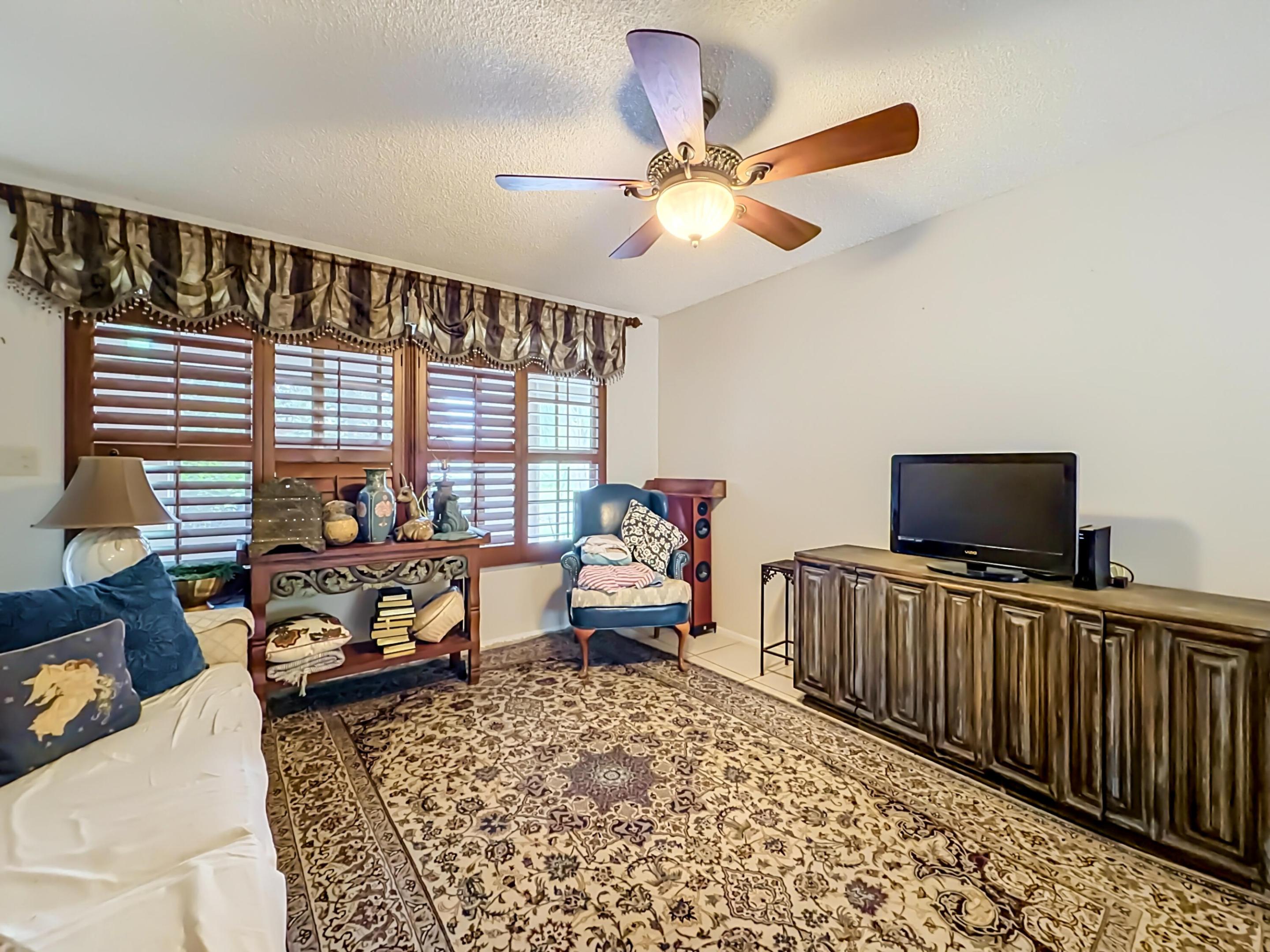 1324 Cromey Road Ne Property Photo 5
