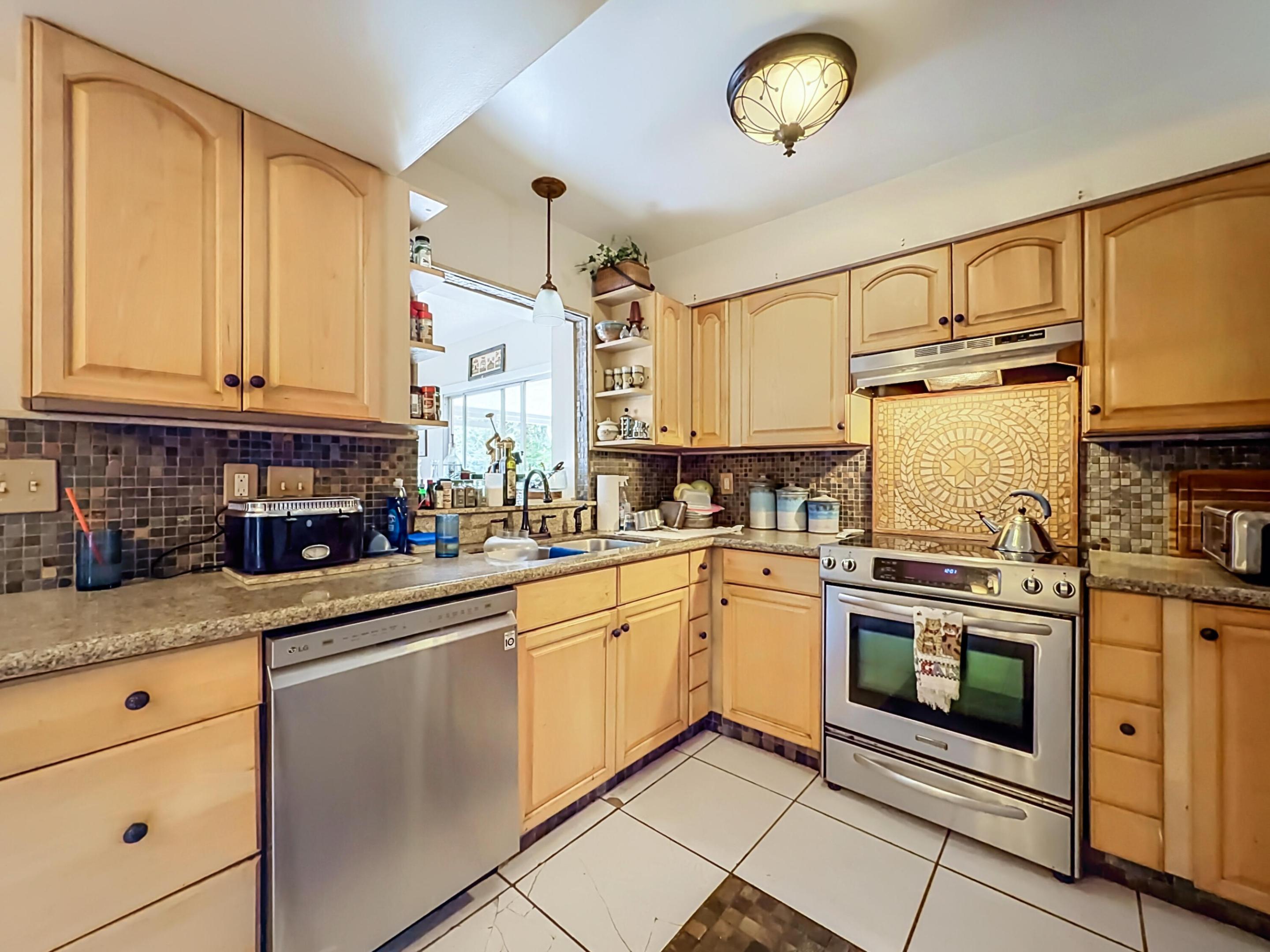1324 Cromey Road Ne Property Photo 9
