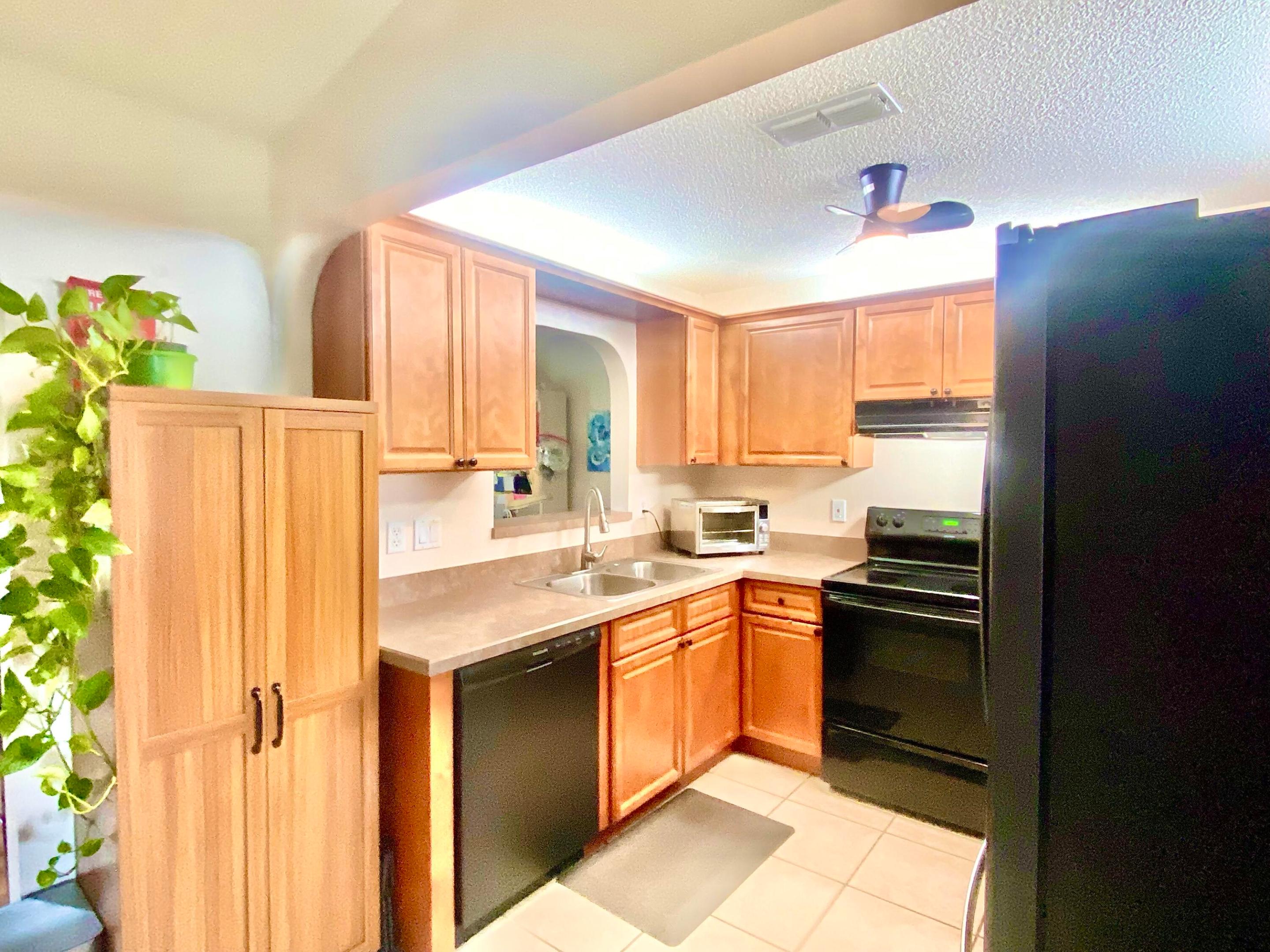 4340 Vantage Circle Property Photo 10