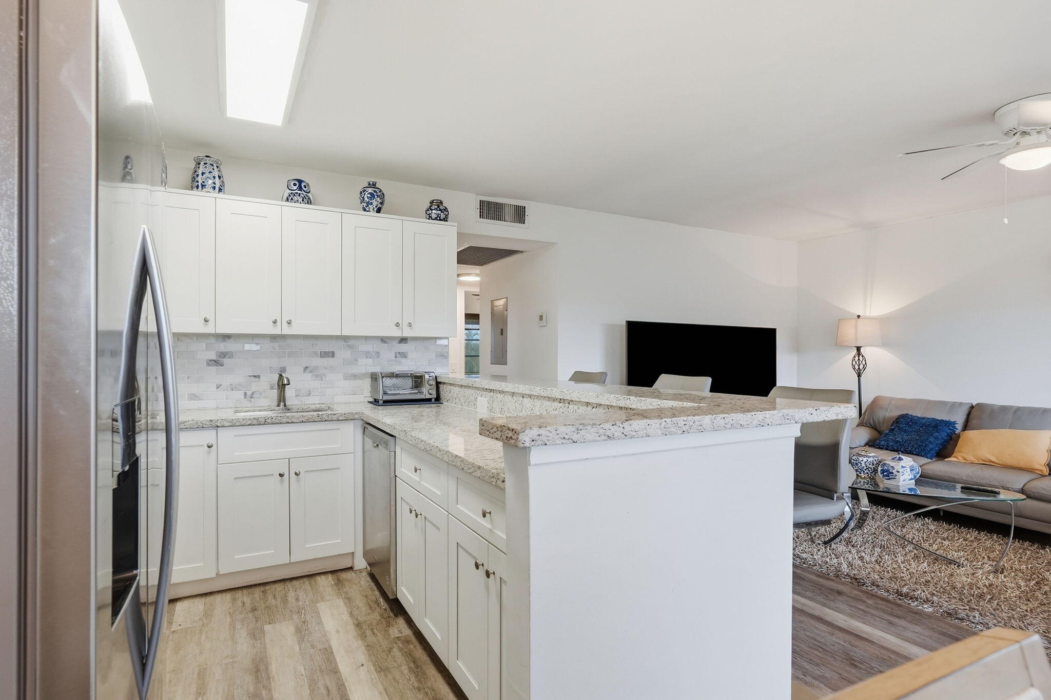 209 Brighton E Property Photo 2