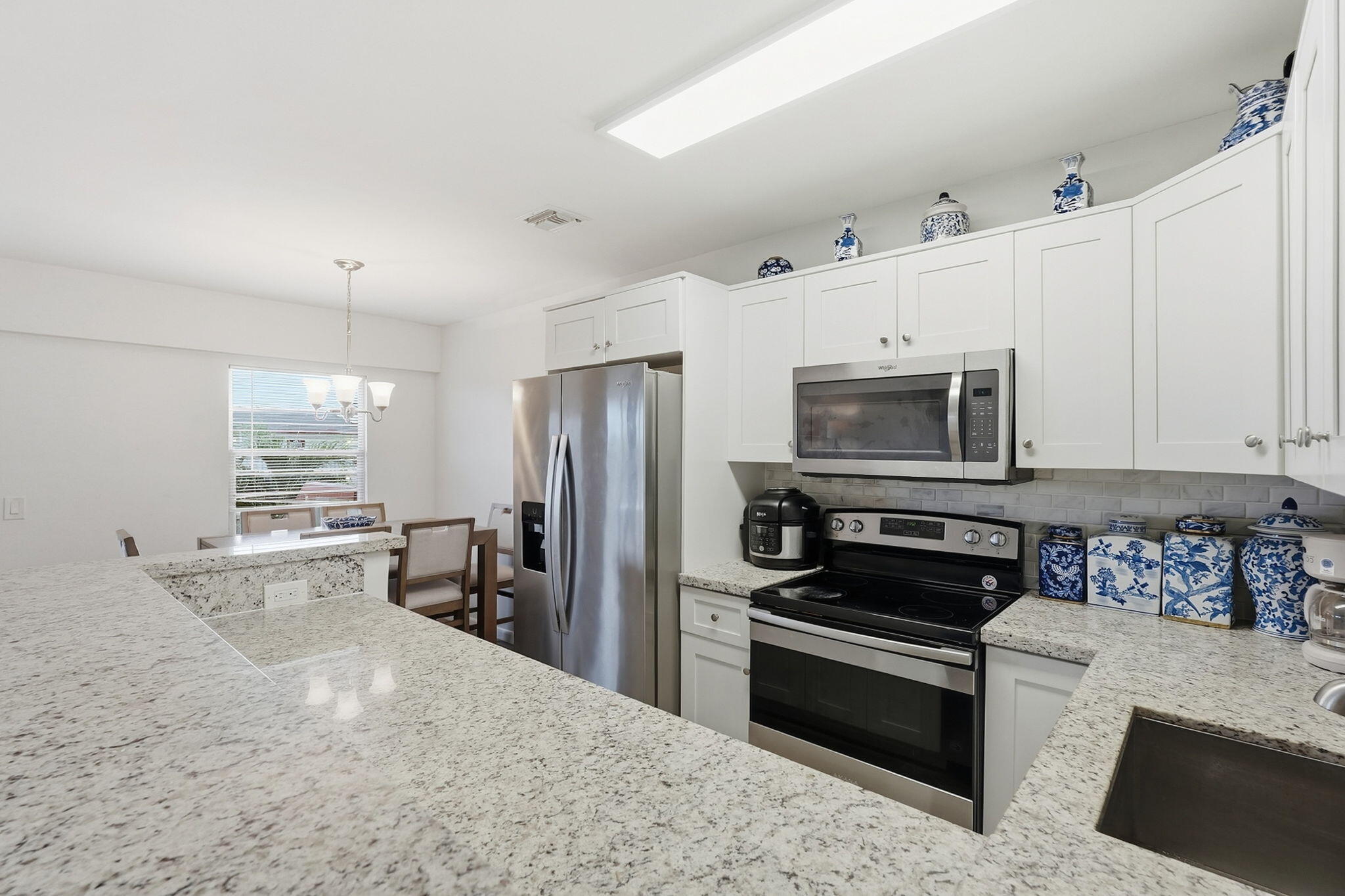 209 Brighton E Property Photo 5