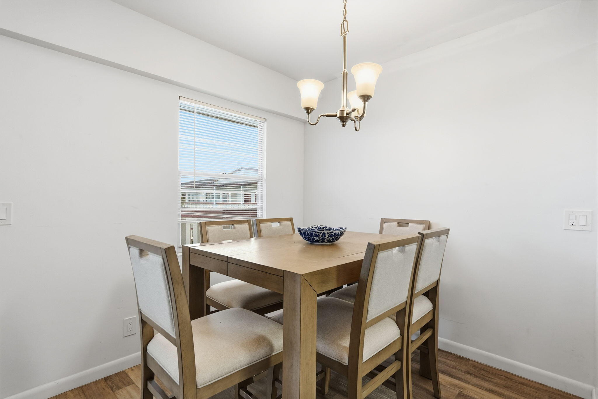 209 Brighton E Property Photo 11