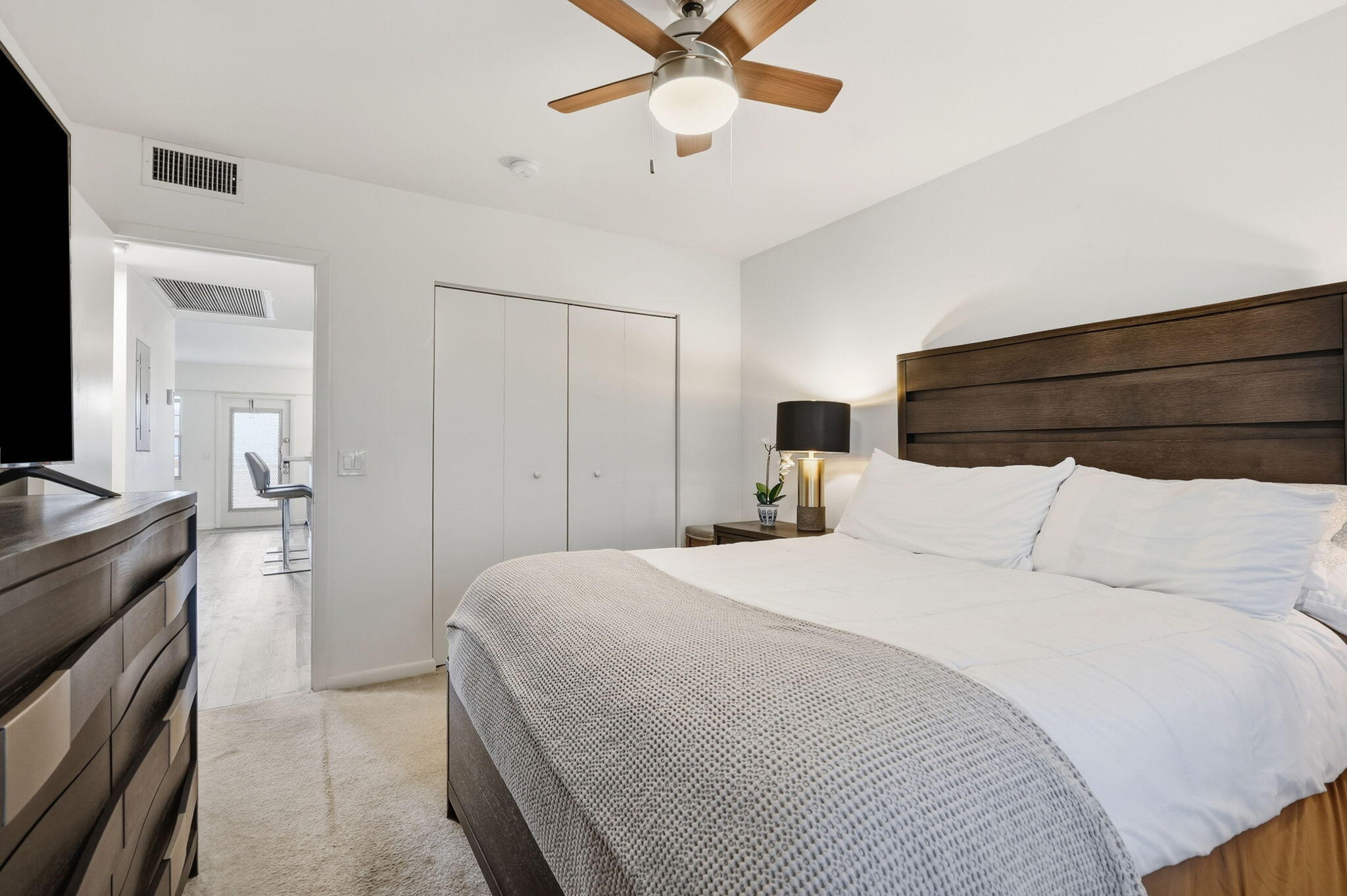 209 Brighton E Property Photo 13